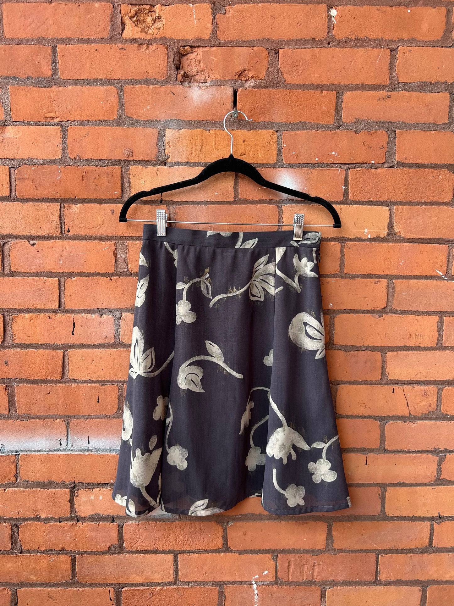 90’s Vintage Grey Floral High Waist Flowy Skirt / 27 Waist
