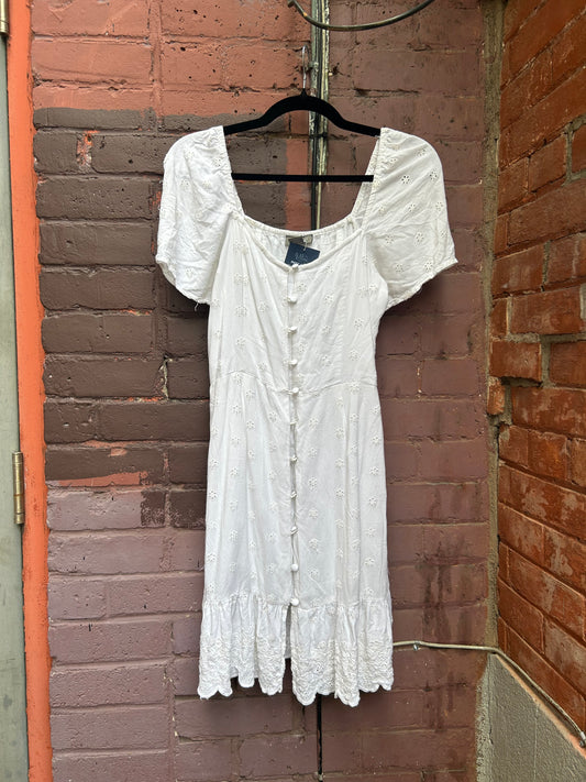 Y2K Vintage White Cotton Eyelet Button Down Dress / Size M