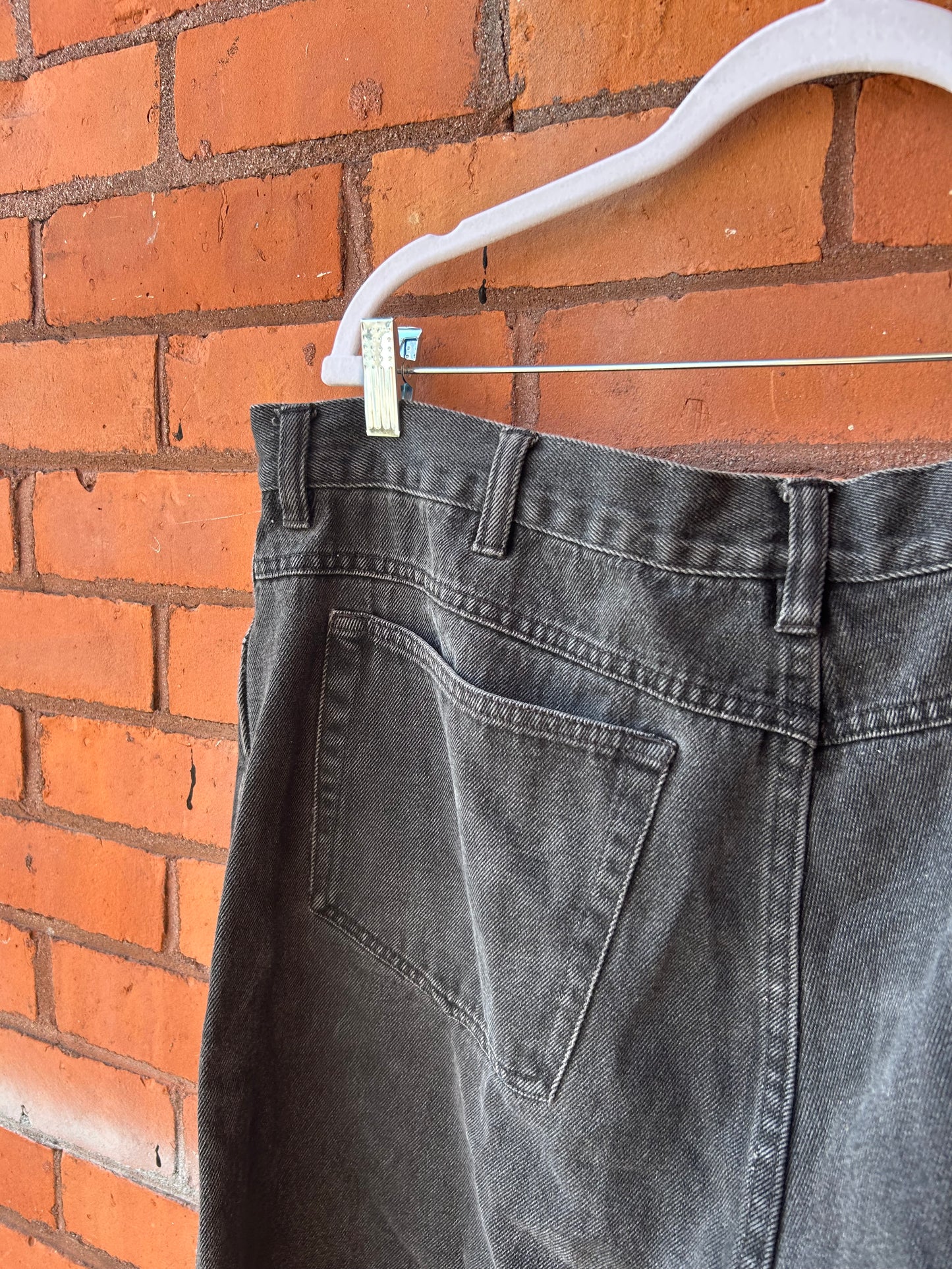 90’s Vintage Faded Black Classic Straight Leg Jeans / 40 Waist