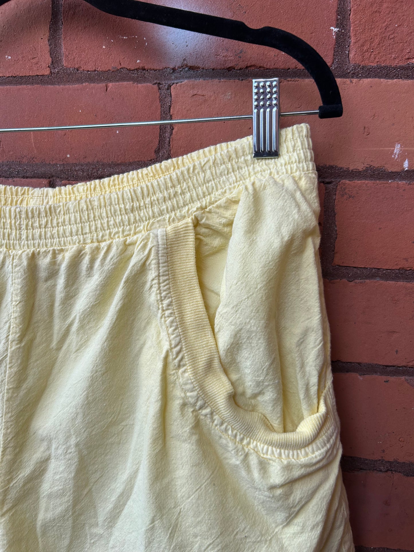 90’s Vintage Butter Yellow Cotton Casual Shorts / 32-38 Waist