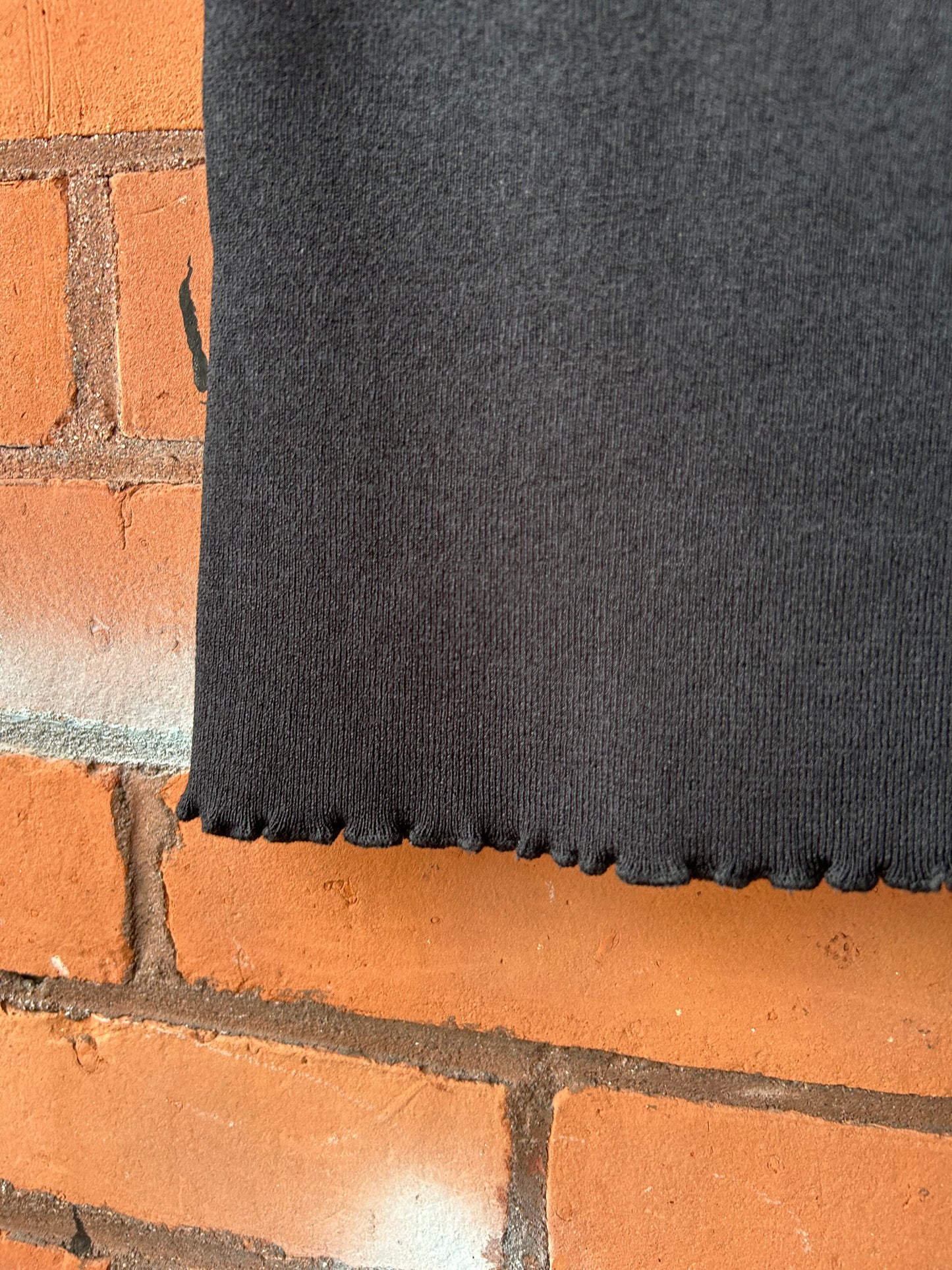 90’s Vintage Black Ribbed Wavy Hem Tank Top / Size S-M