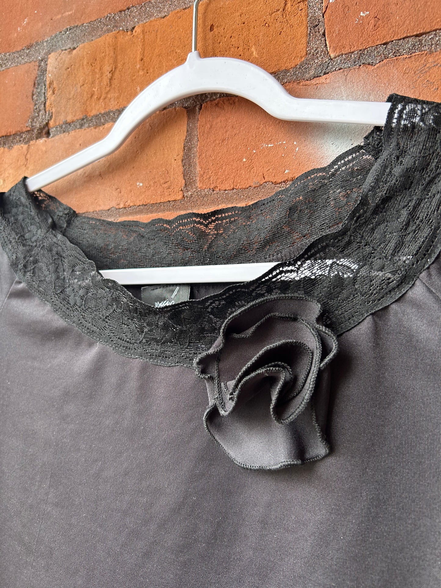 Y2K Black Lace Rosette Baby Tee / Size L