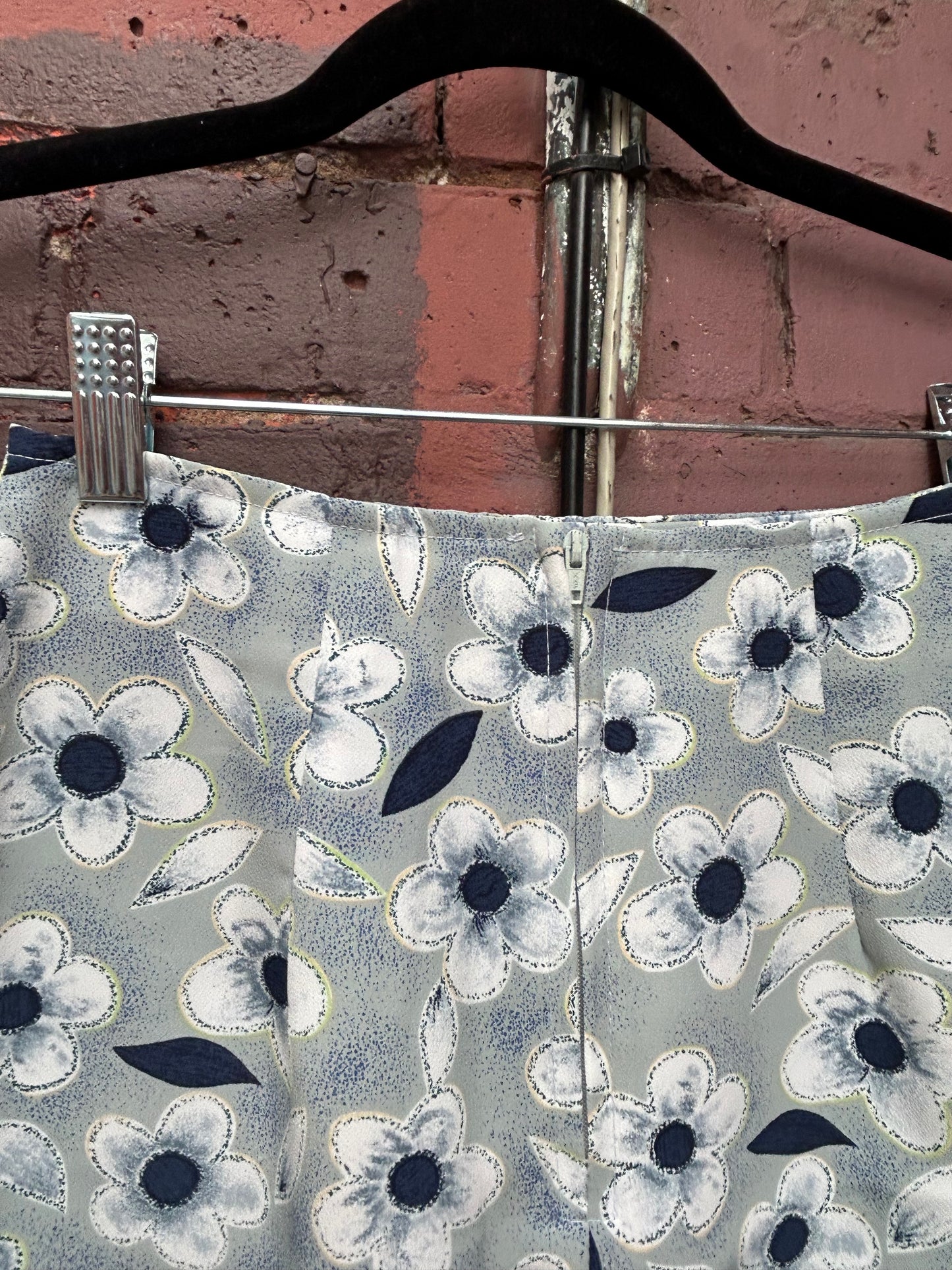 90’s Vintage Blue Flower Mini Skirt / 24 Waist