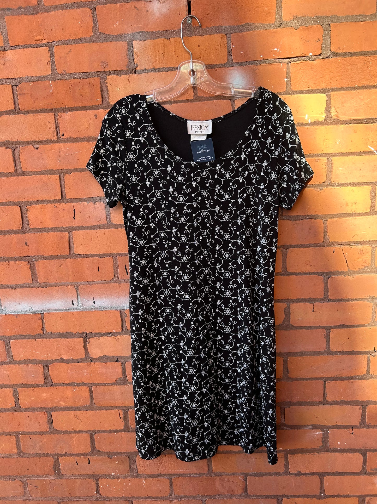 90’s Vintage Black & White Floral Slink T-shirt Dress / Size M-L