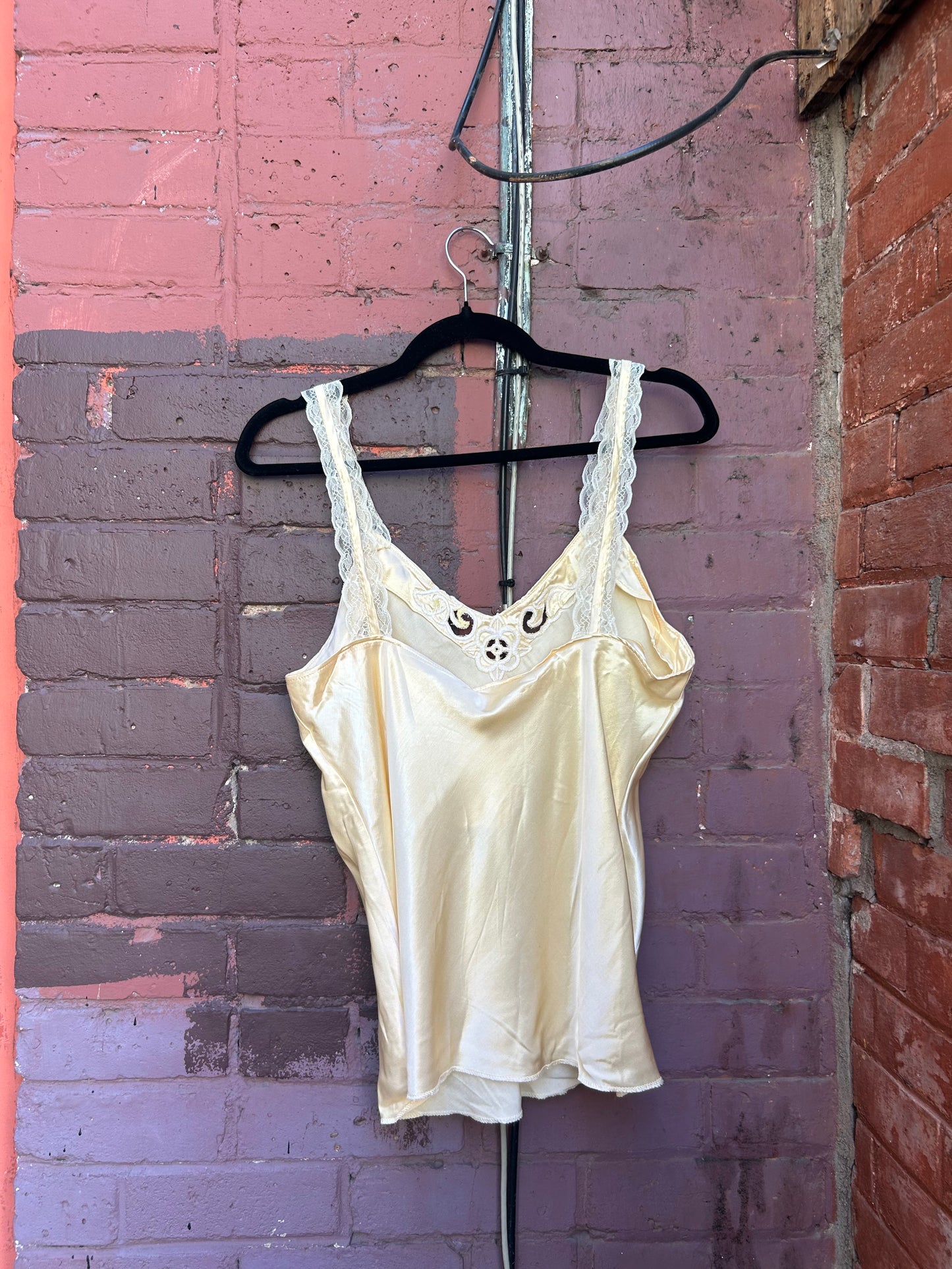 90’s Vintage Butter Yellow Satin Lace Tank Top / Size M