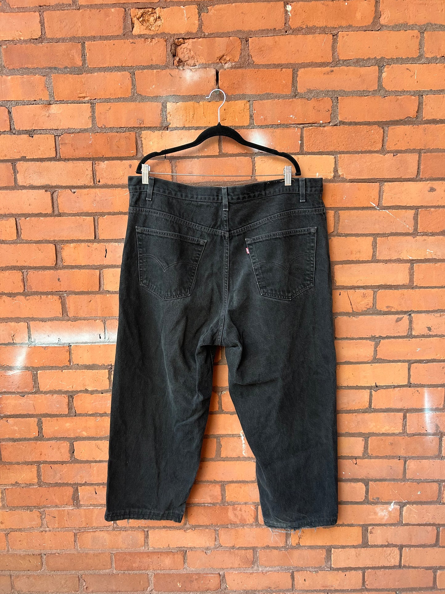 Y2K Vintage Levi’s 560 Black Baggy Jeans / 44 Waist