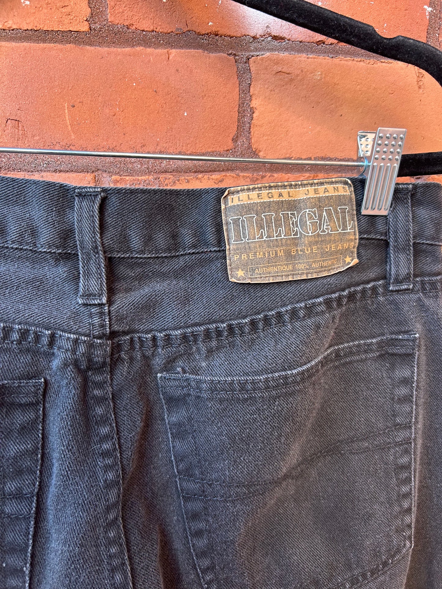 90’s Vintage Black Straight Leg Jeans / 33 Waist