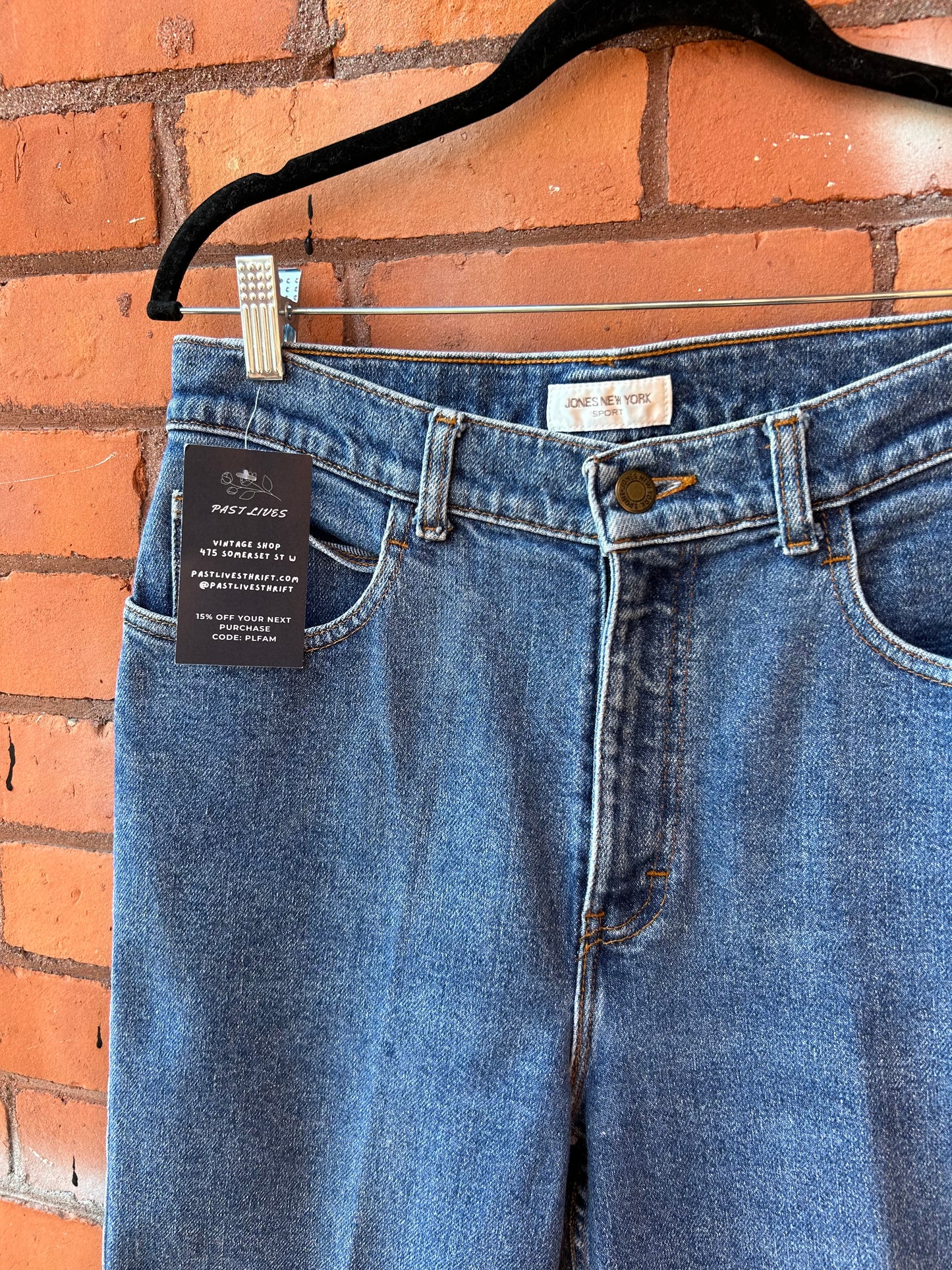 90’s Vintage Slim Straight Leg High Waist Jeans / 30 Waist
