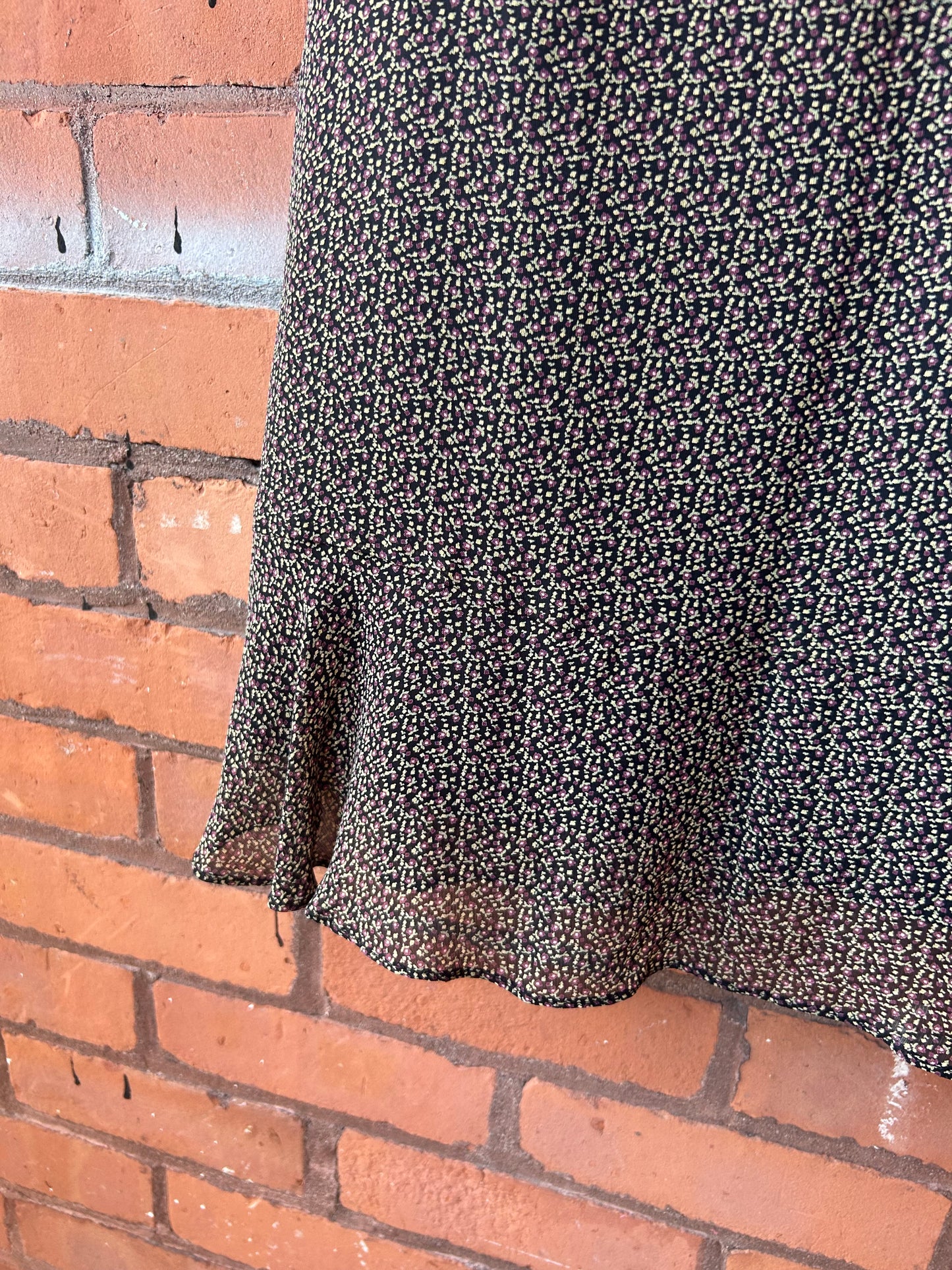 90’s Vintage Green & Purple Dainty Floral Midi Skirt / 24 Waist