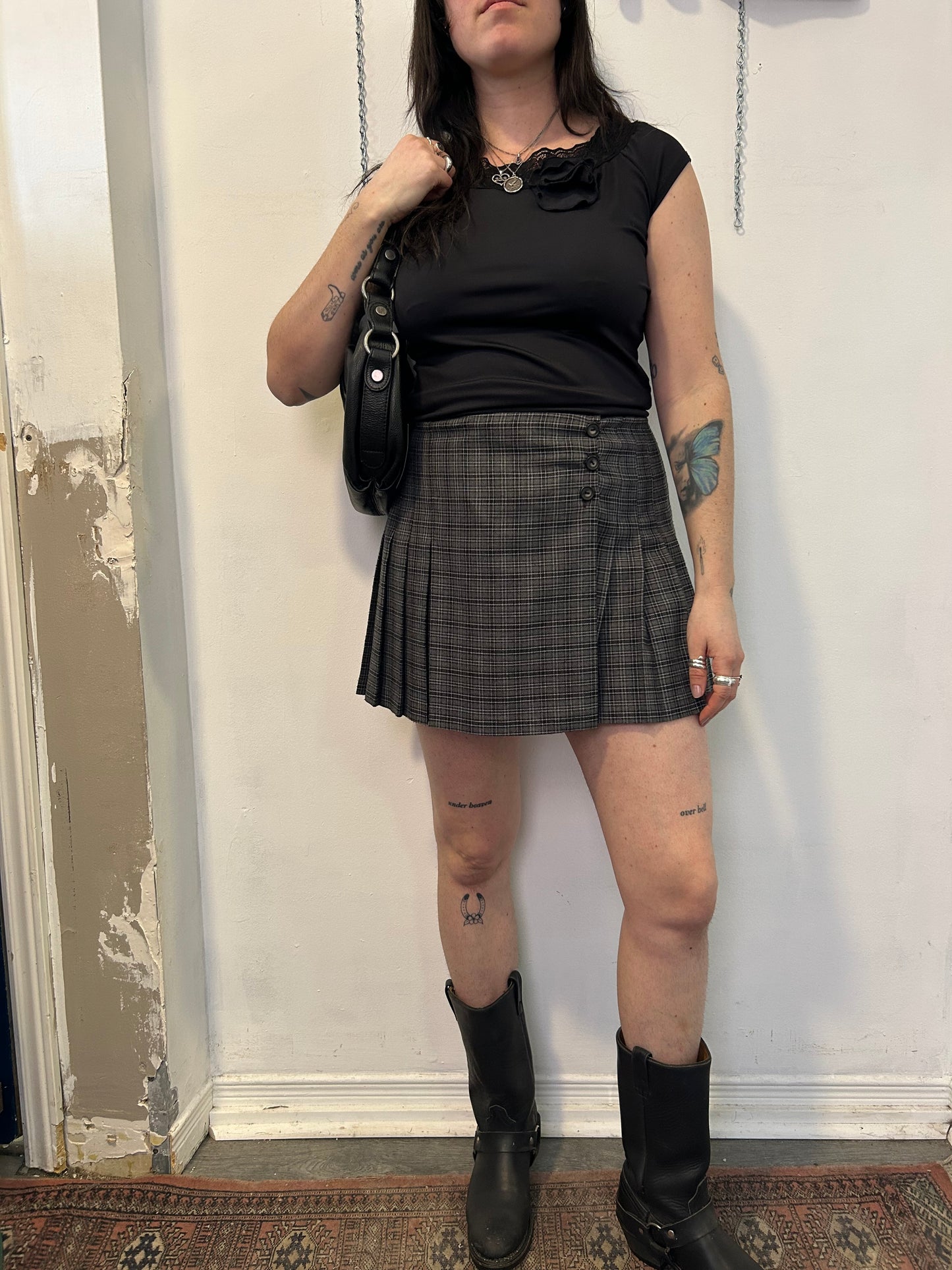 90’s Vintage Grey Plaid Pleated Mini Skirt / 30 Waist