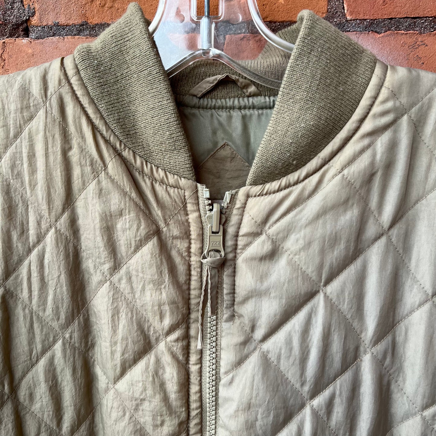 90’s Vintage Beige Quilted Bomber Liner Jacket / Size L