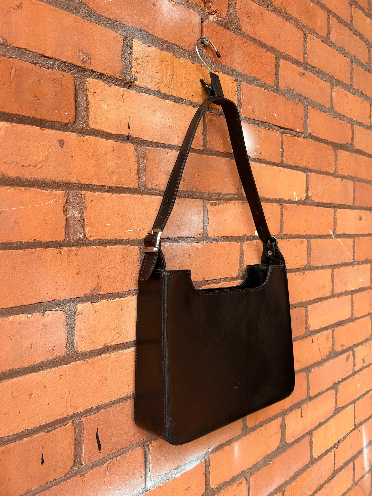 90’s Vintage Black Leather Structured Shoulder Purse