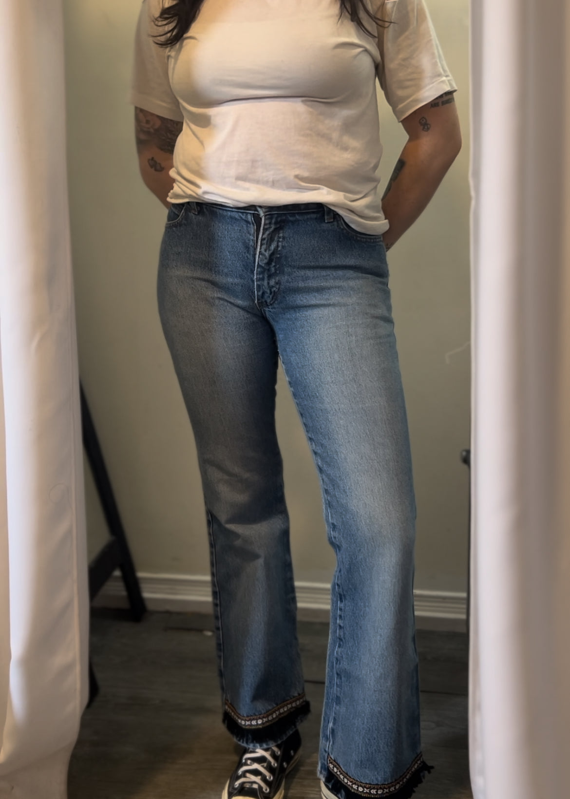 90’s Vintage Fringe Trim Mid Rise Flare Jeans / 32 Waist