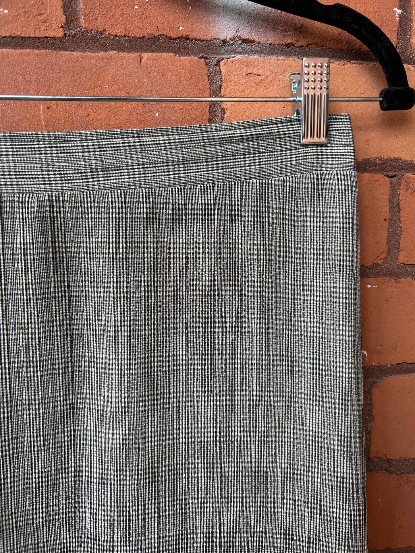90’s Vintage Black & White Plaid A-Line Skirt / 28-30 Waist