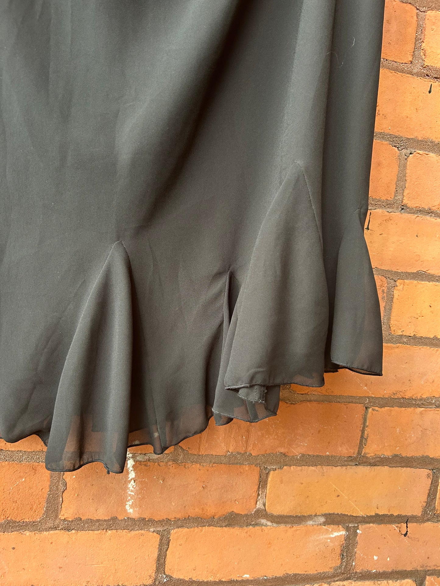 90’s Vintage Black Flowy Midi Skirt / 46 Waist