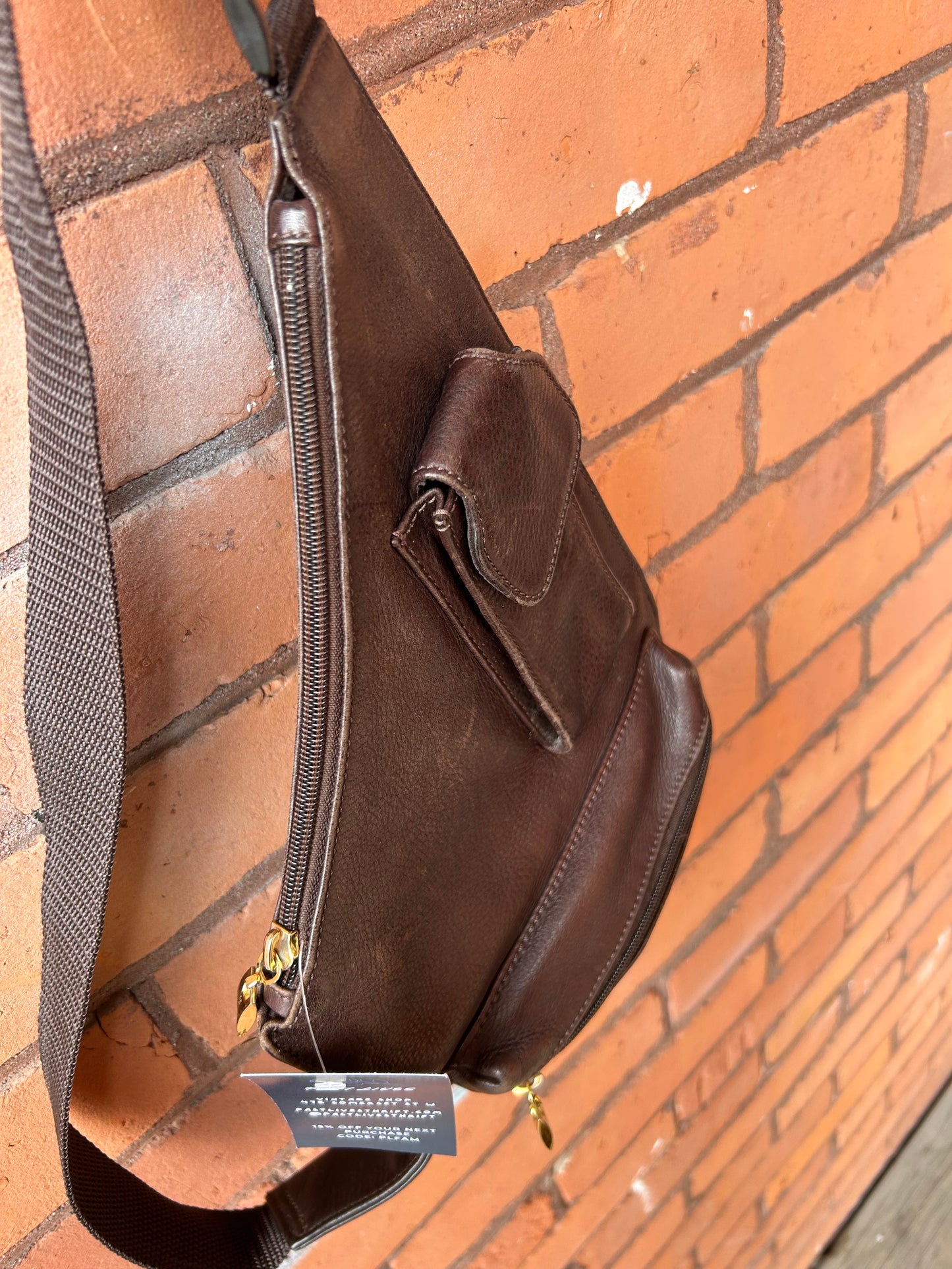 90’s Vintage Brown Leather Crossbody Bag