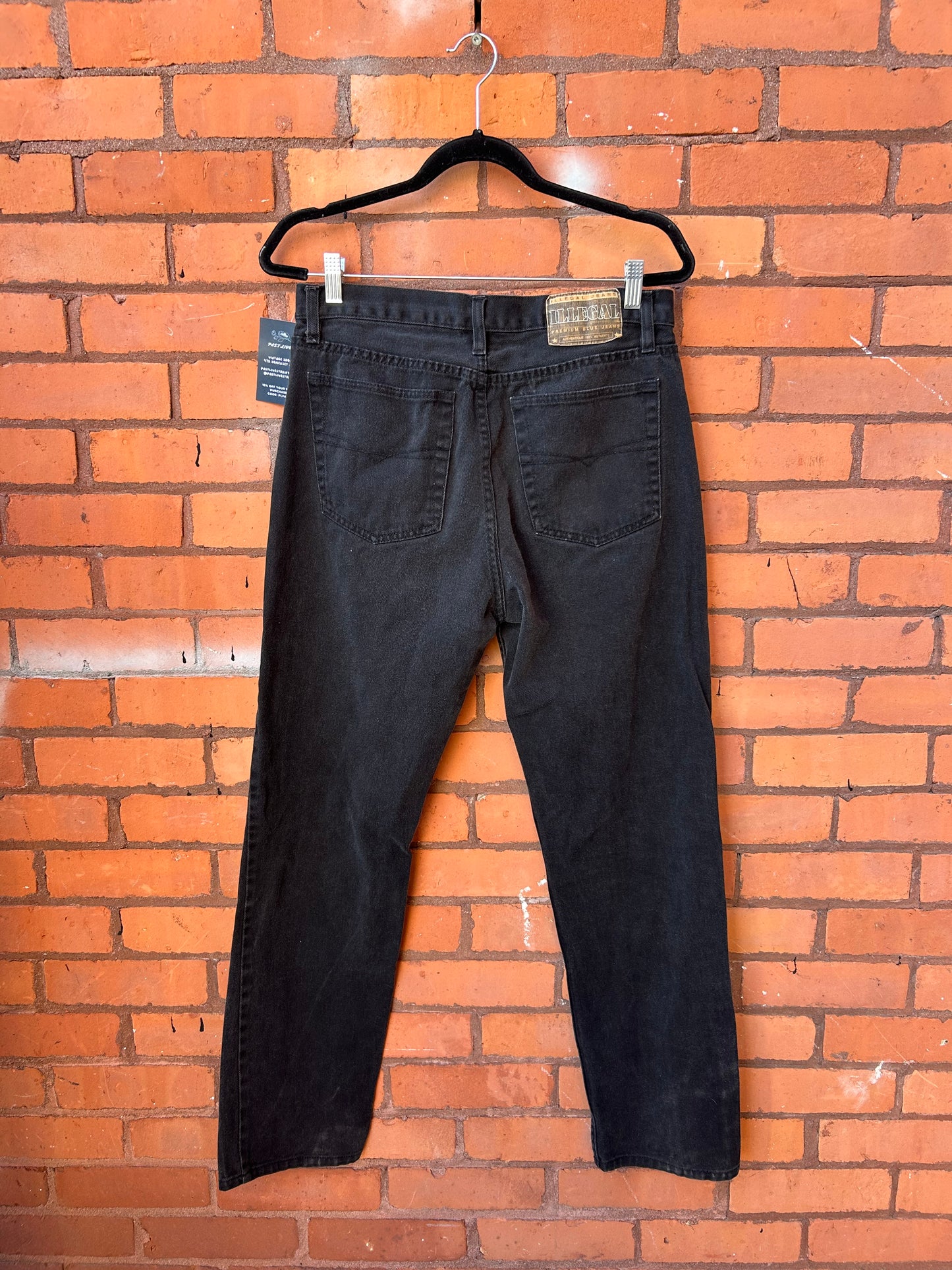 90’s Vintage Black Straight Leg Jeans / 33 Waist