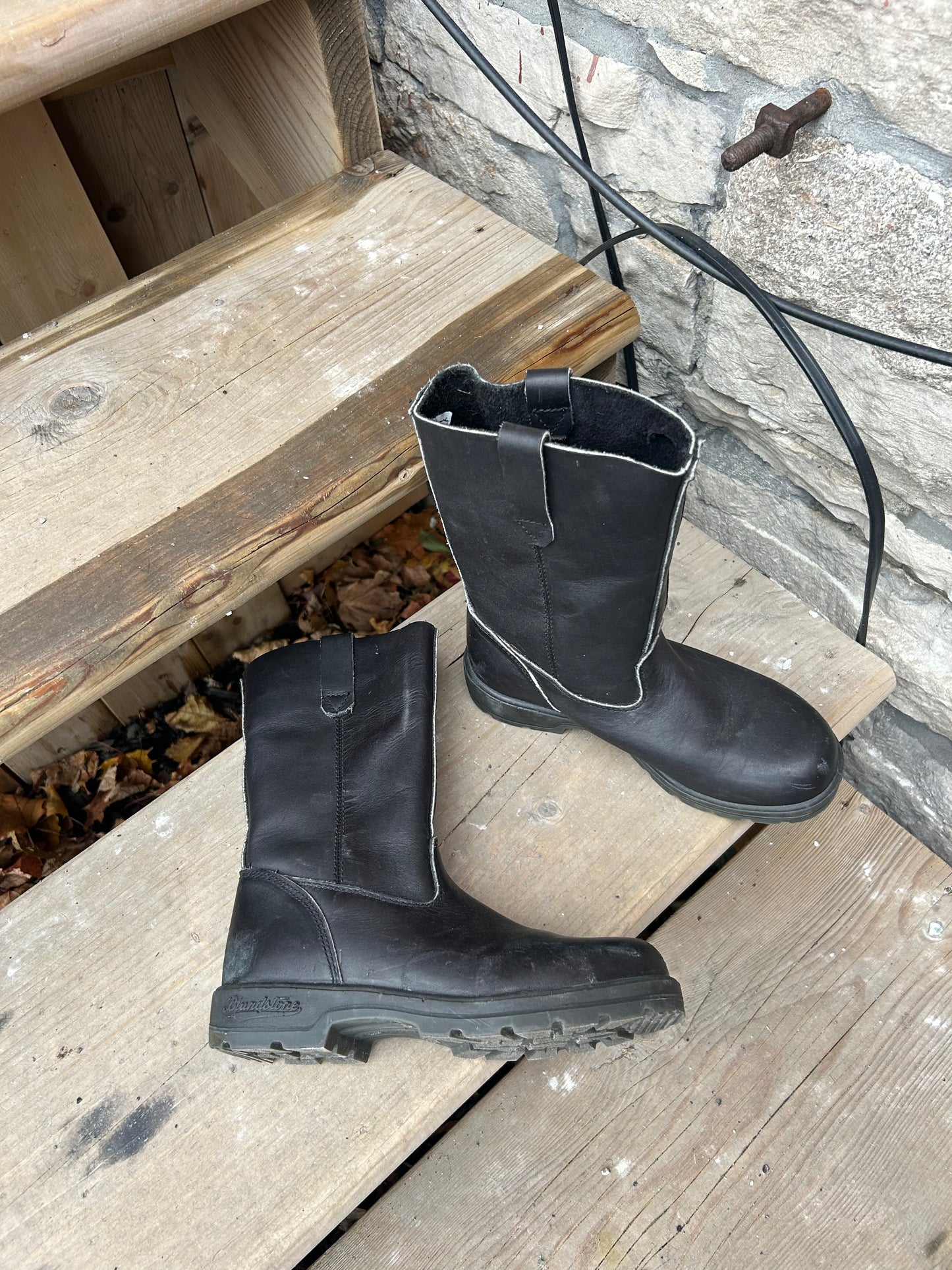 Modern Blundstone Rigger Boot / Size 6