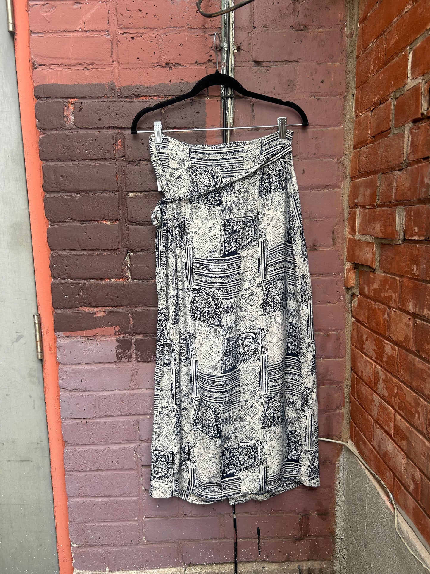 90’s Vintage Blue & White Print Wrap Maxi Skirt / 28 Waist