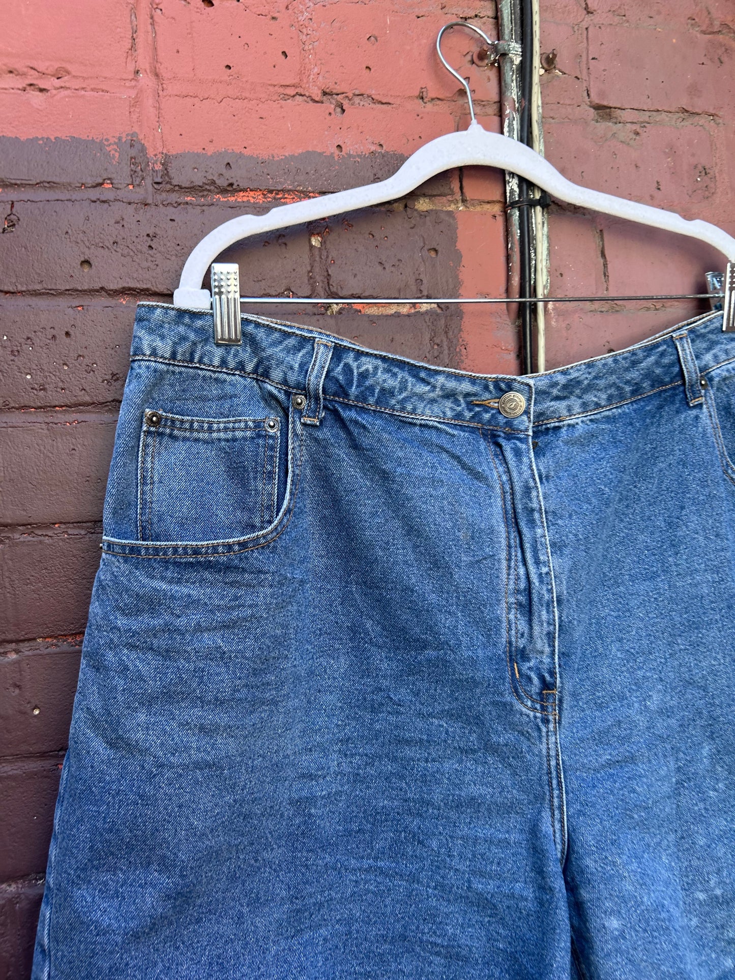 90’s Vintage Classic Denim Mid Length Jorts / 42 Waist