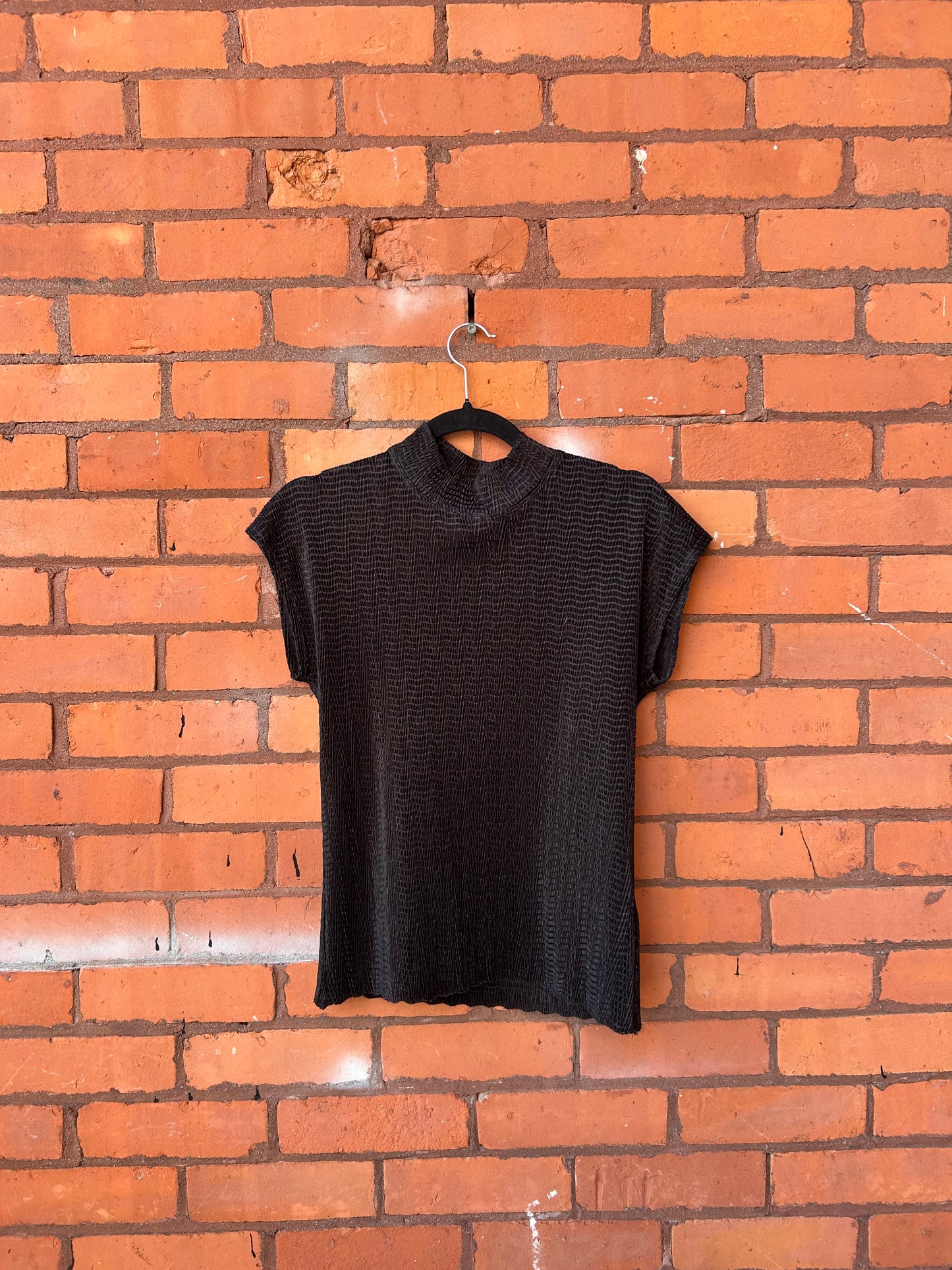 90’s Vintage Satin Textured Mockneck Tank Top / Size M