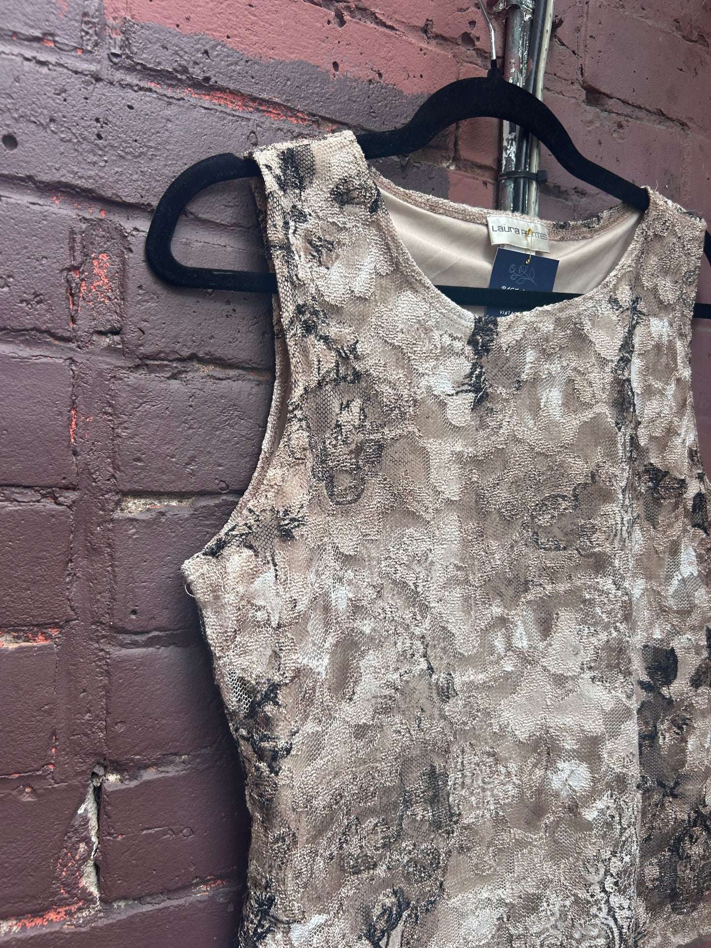 90’s Vintage Neutral Lace Tank / Size L