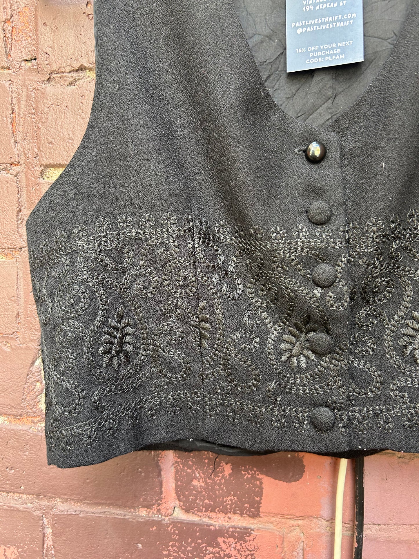 90’s Vintage Black Embroidered Cropped Vest / Size M