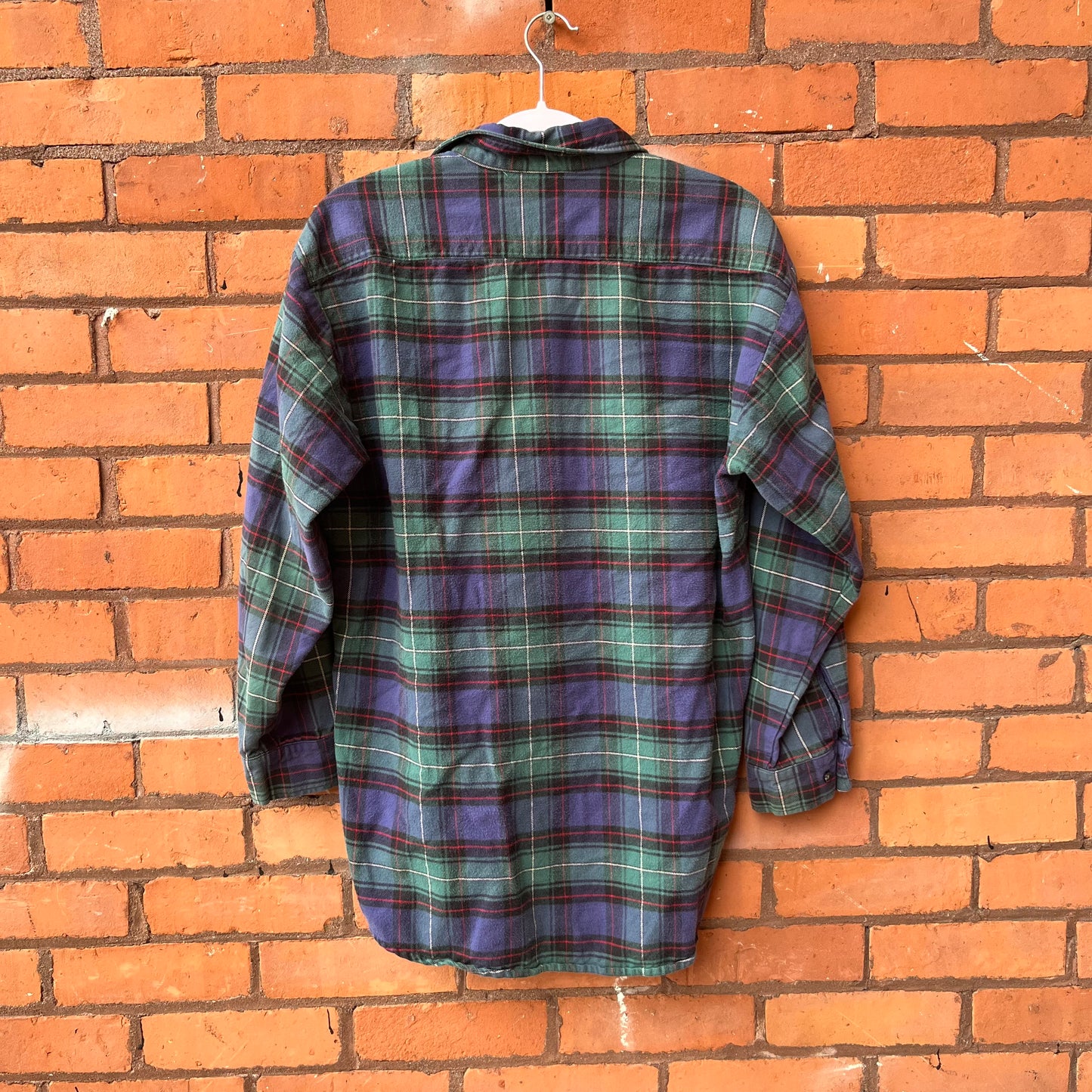 90’s Vintage Classic Green & Navy Plaid Flannel Shirt / Size L
