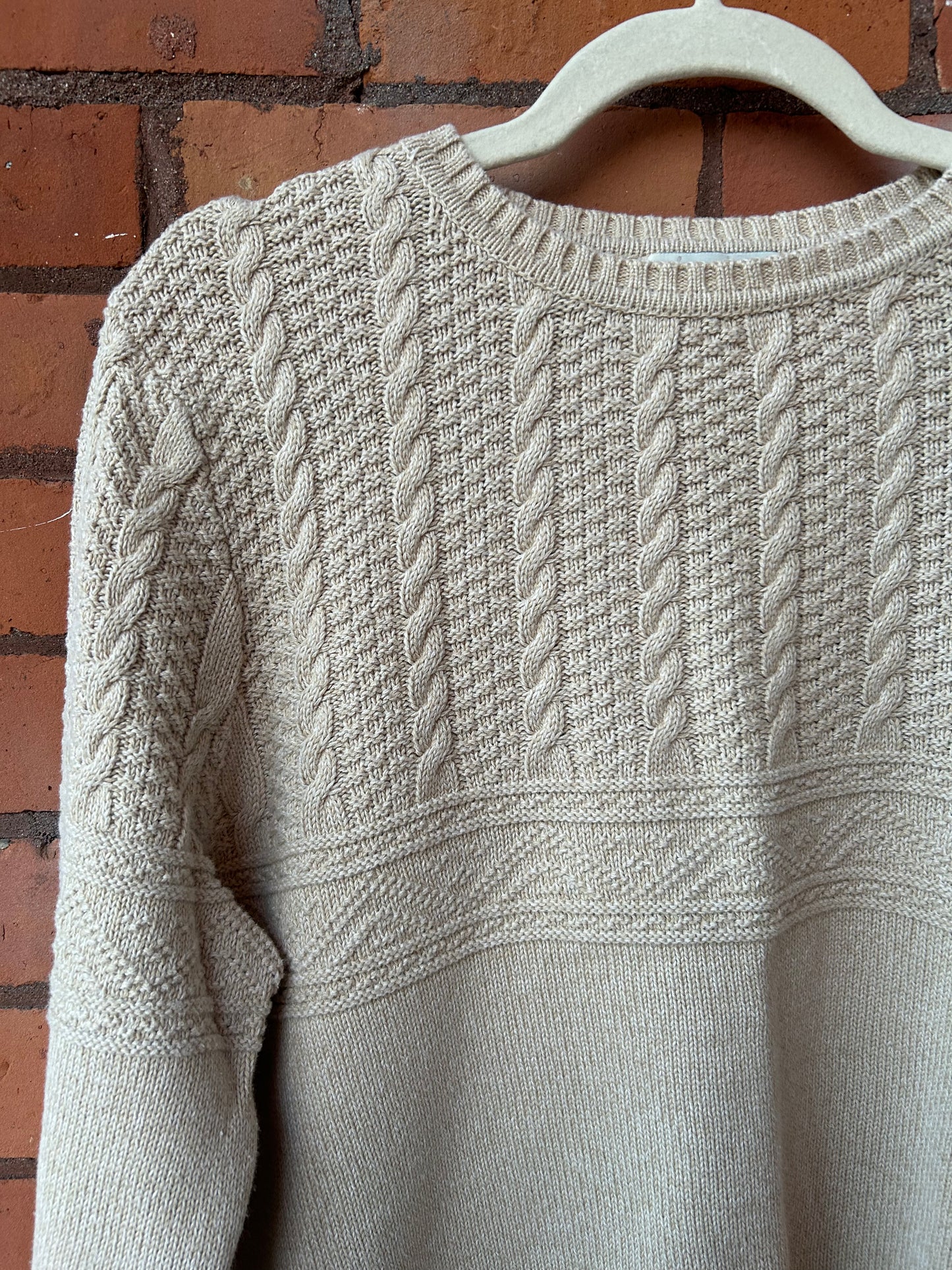 90’s Vintage Beige Boxy Cropped Cable Knit Sweater / Size L