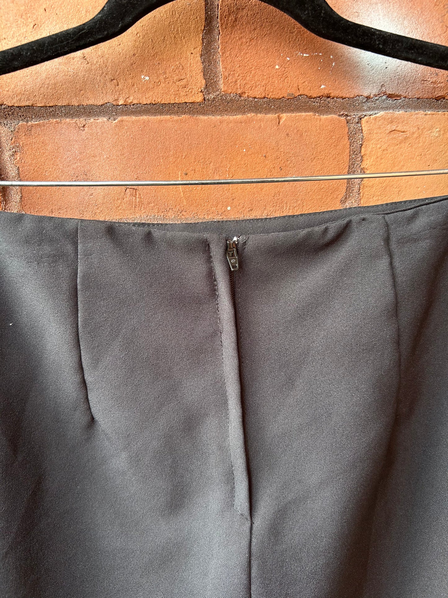 90’s Vintage Classic Black Mini Skirt / 28 Waist