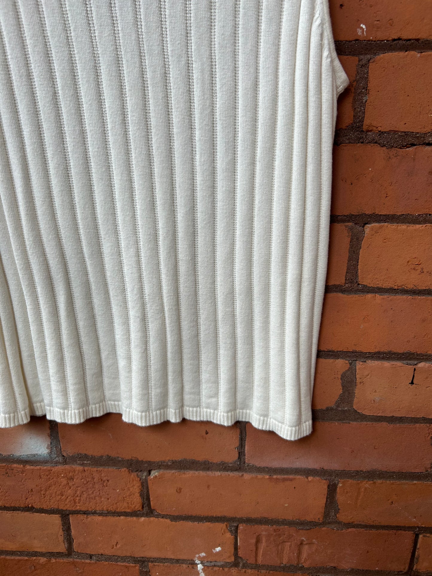 90’s Vintage White Pointelle V-neck Tank Top / Size XL