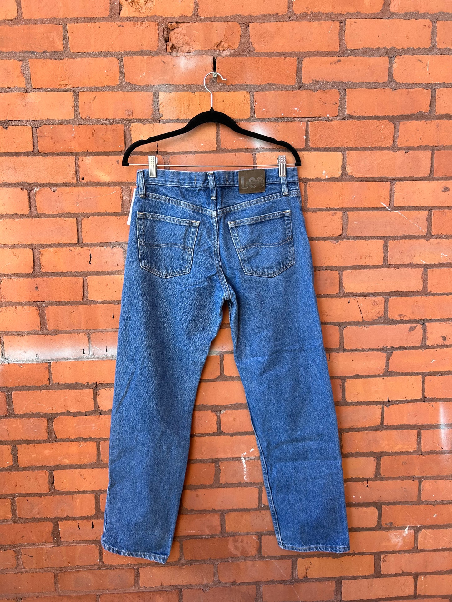 90’s Vintage Lee Blue Straight Leg Mid Rise Jeans / 31 Waist