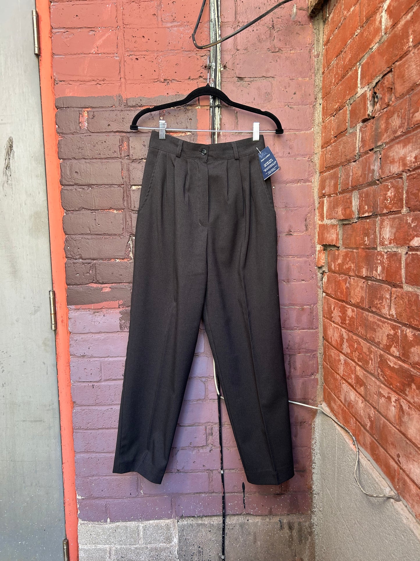 90’s Vintage Dark Grey Pleated Trousers / 26 Waist