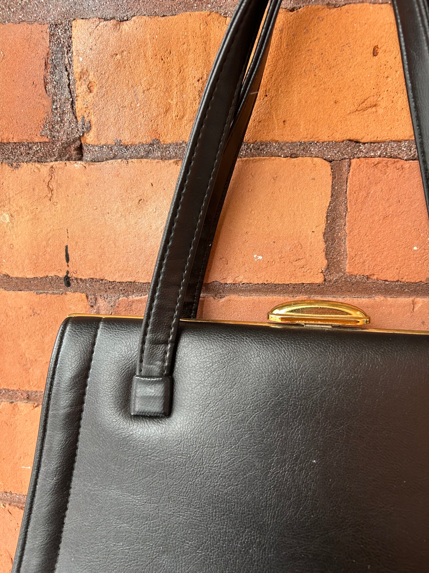 70’s Vintage Black Leather Clamshell Structured Hand Bag 