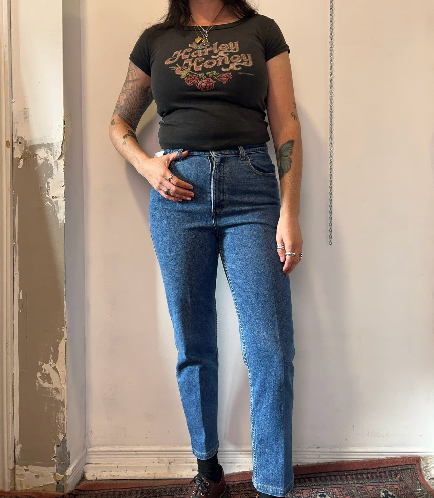 90’s Vintage Slim Straight Leg High Waist Jeans / 30 Waist