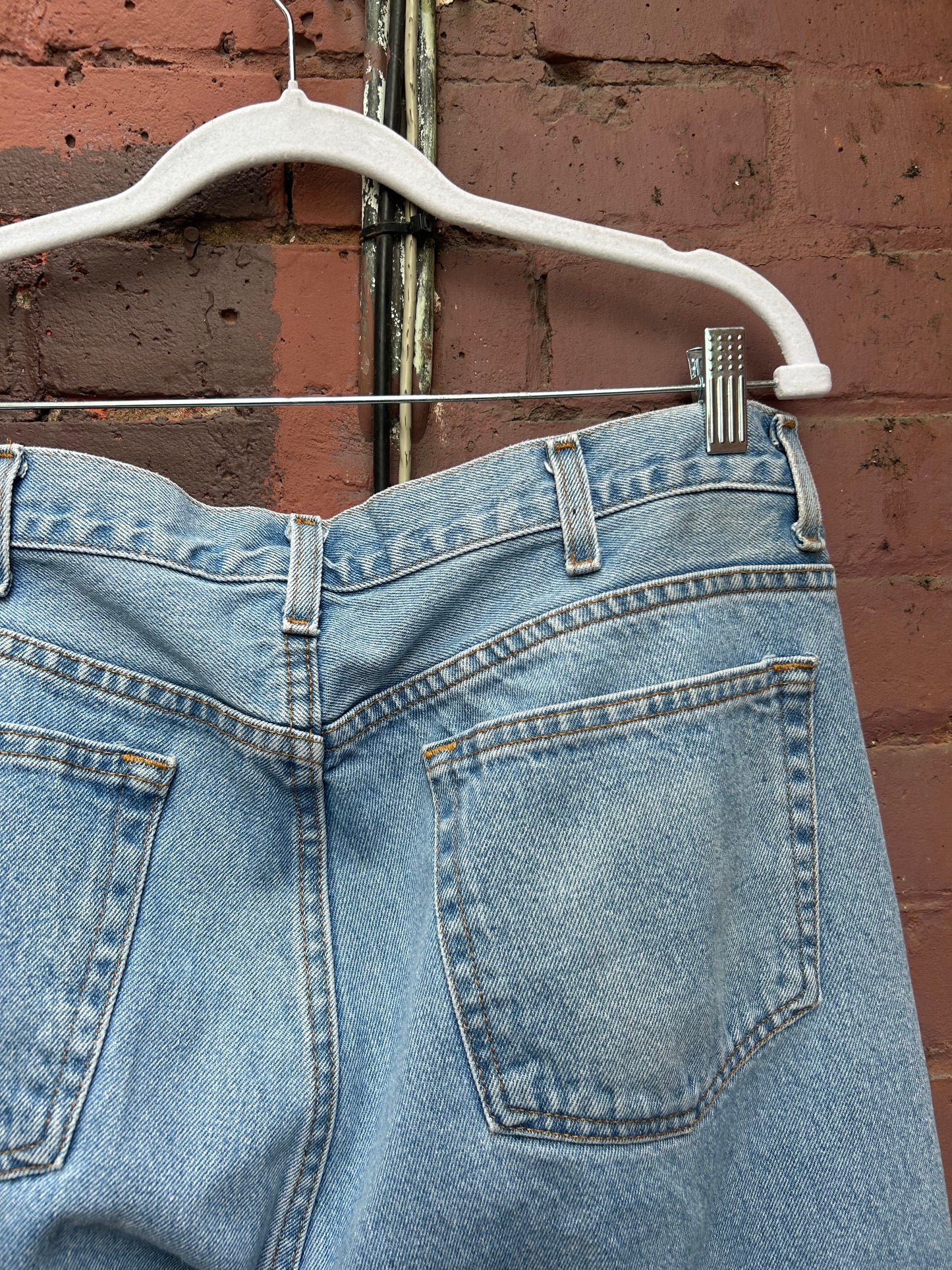 90’s Vintage Classic Light Wash Straight Leg Jeans / 38 Waist