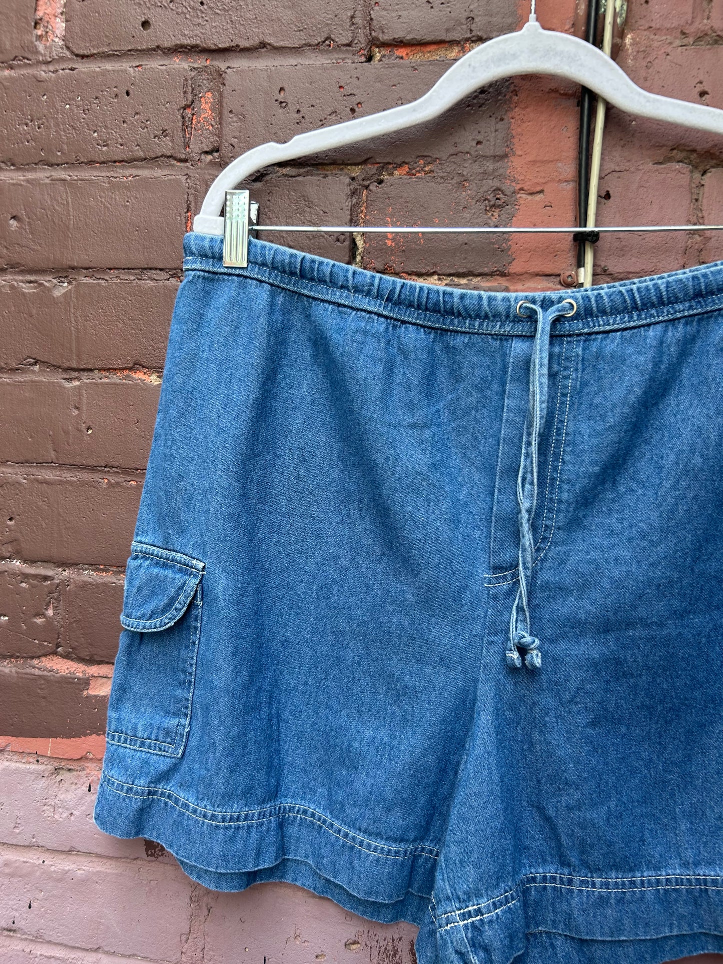 90's Vintage Light Denim Draw String Shorts / 36 Waist
