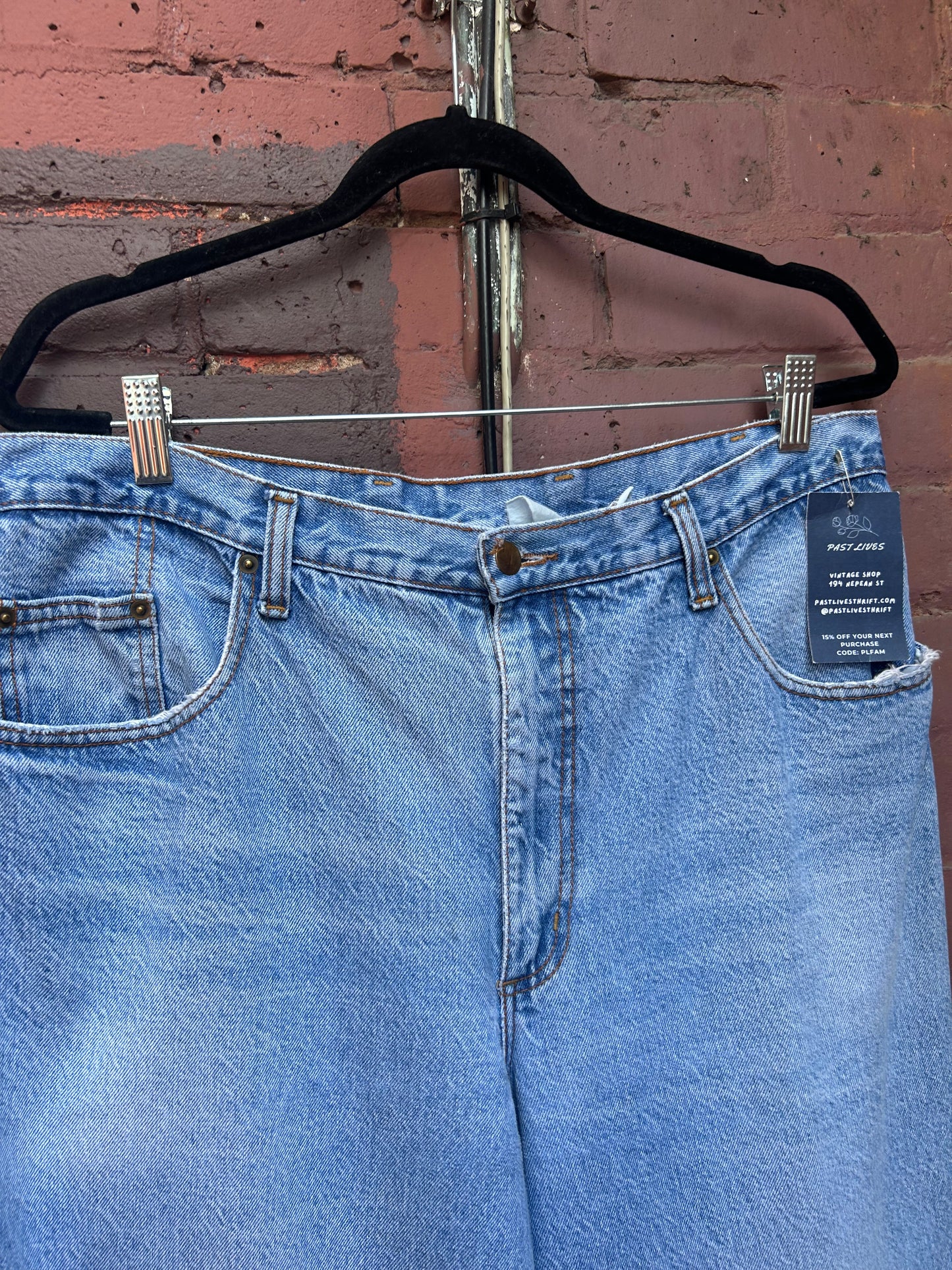90's Vintage Light Wash Baggy Jeans / 34 Waist