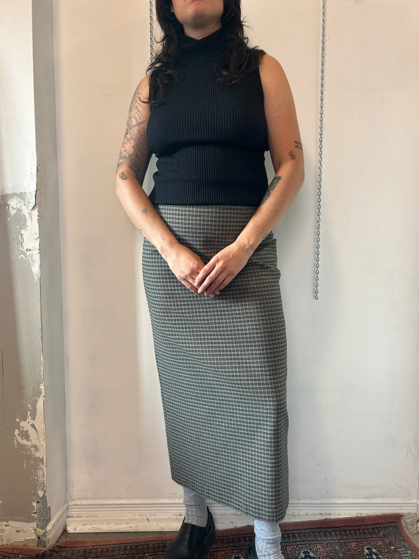 90’s Vintage Grey & Black Plaid Maxi Skirt / 30 Waist