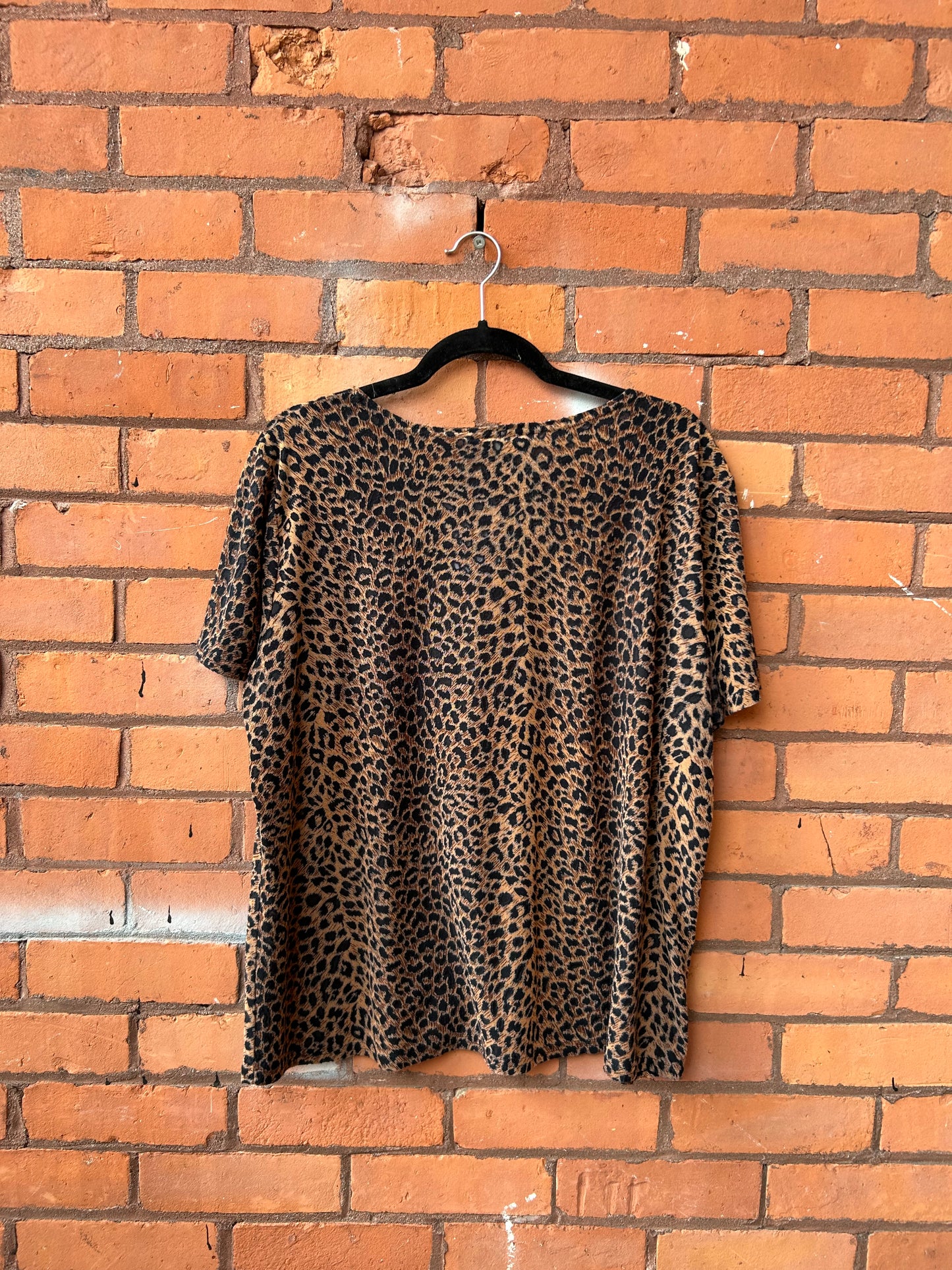 90’s Vintage Slinky Leopard Print Tee / Size XXL