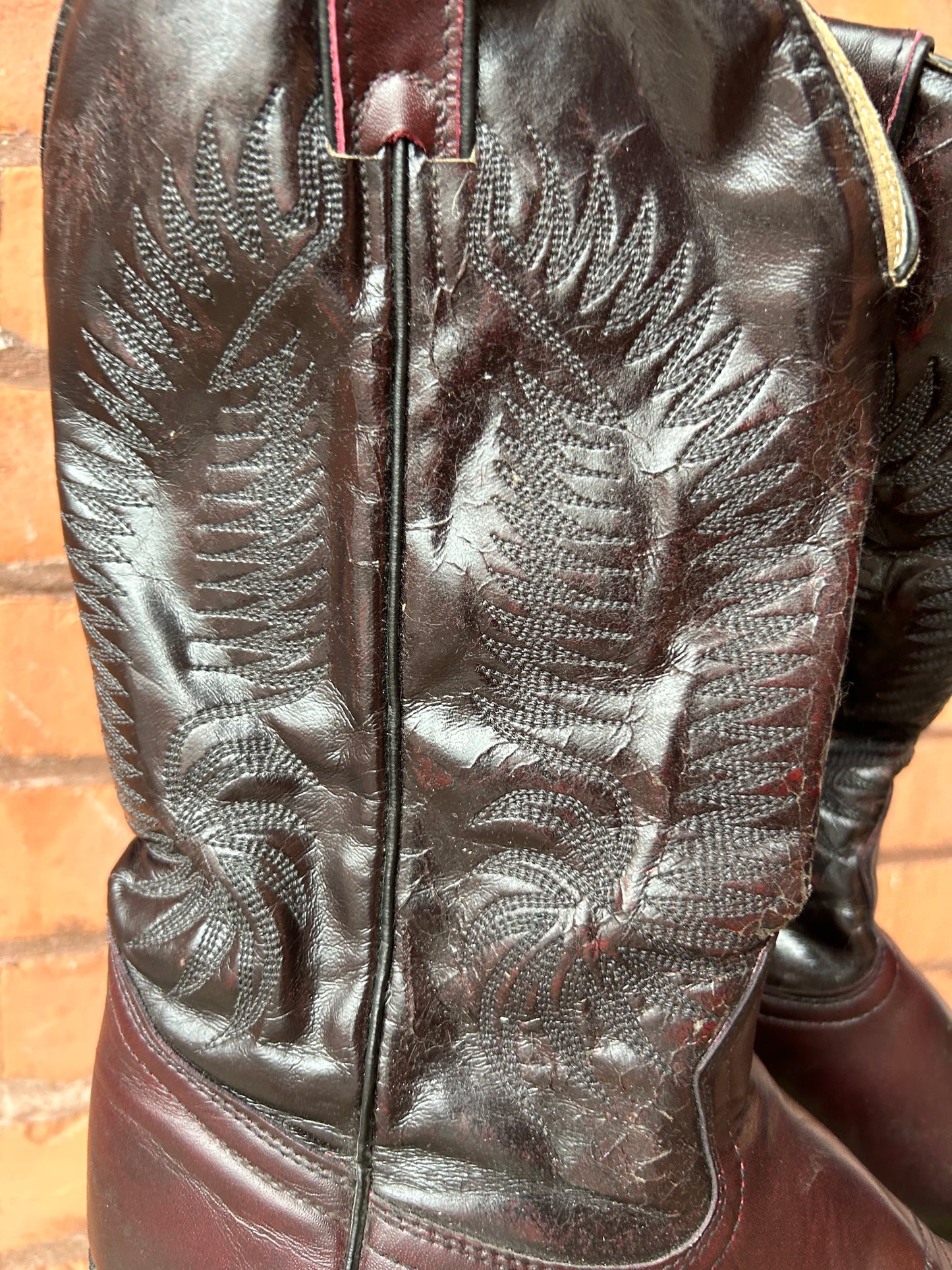 80’s Vintage Burgundy Black Leather Cowboy Boots / Size 10