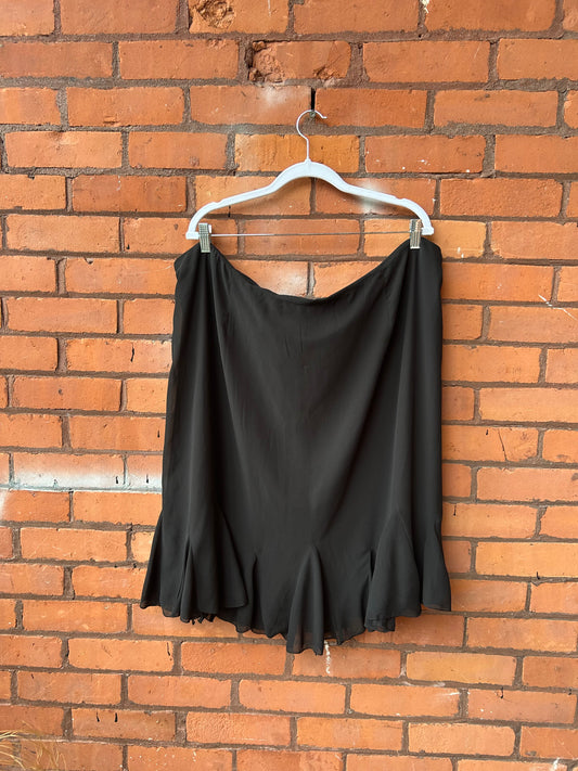 90’s Vintage Black Flowy Midi Skirt / 46 Waist