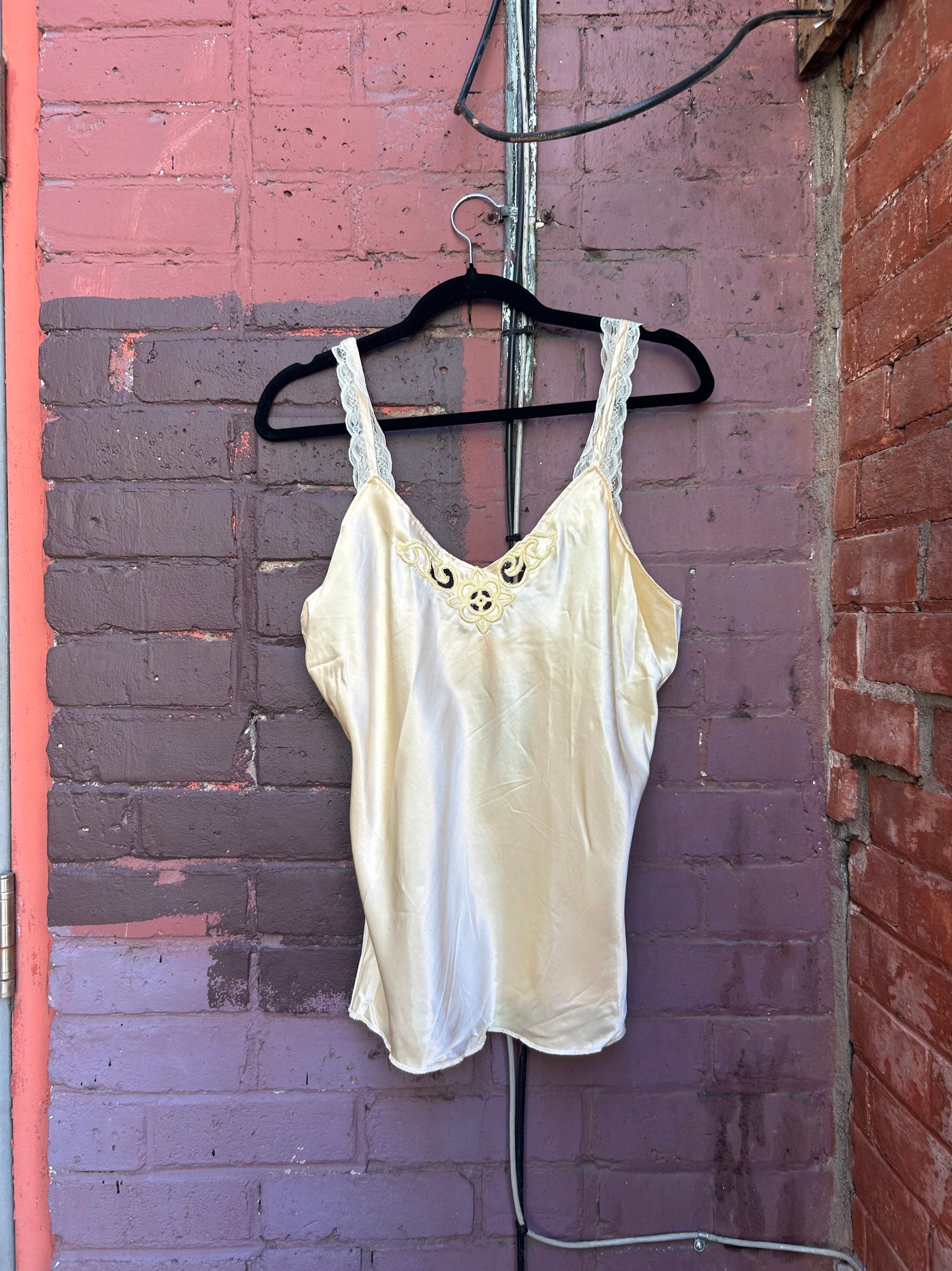 90’s Vintage Butter Yellow Satin Lace Tank Top / Size M