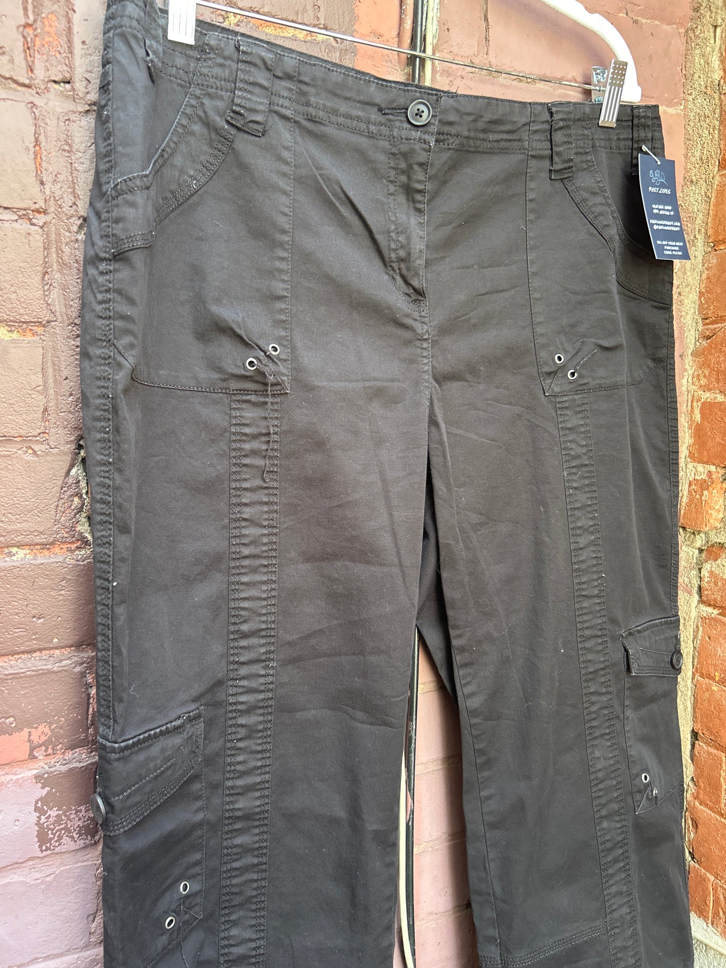 Y2K Vintage Black Cotton Cargo Capris / 36 Waist