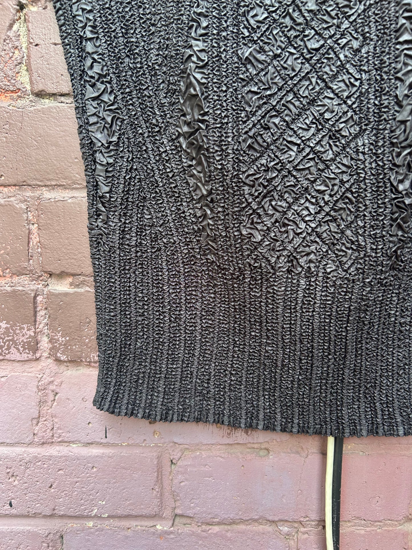 90's Vintage Crinkle Black Tank Top / Size M