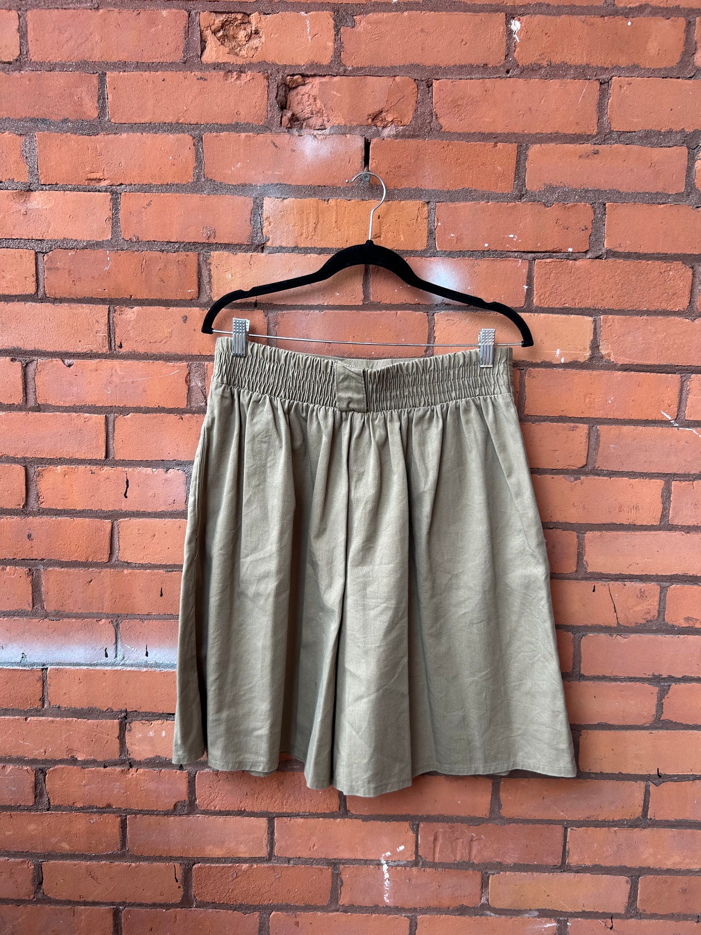 90’s Vintage Khaki Pleated Cotton Long Shorts / 32 Waist
