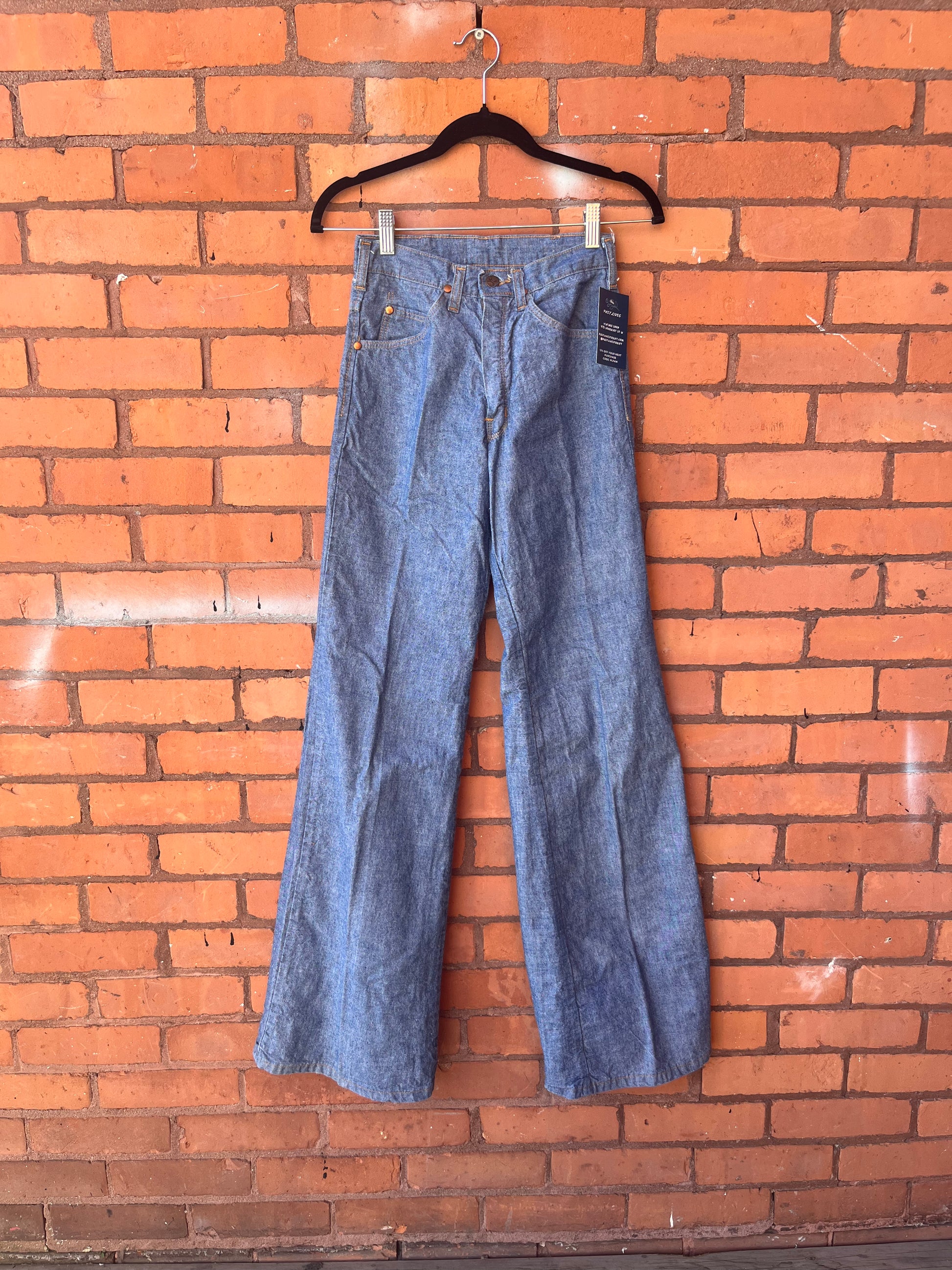 70's Vintage Blue Bell Bottom Wide Leg Jeans / 24 Waist – Past Lives Thrift