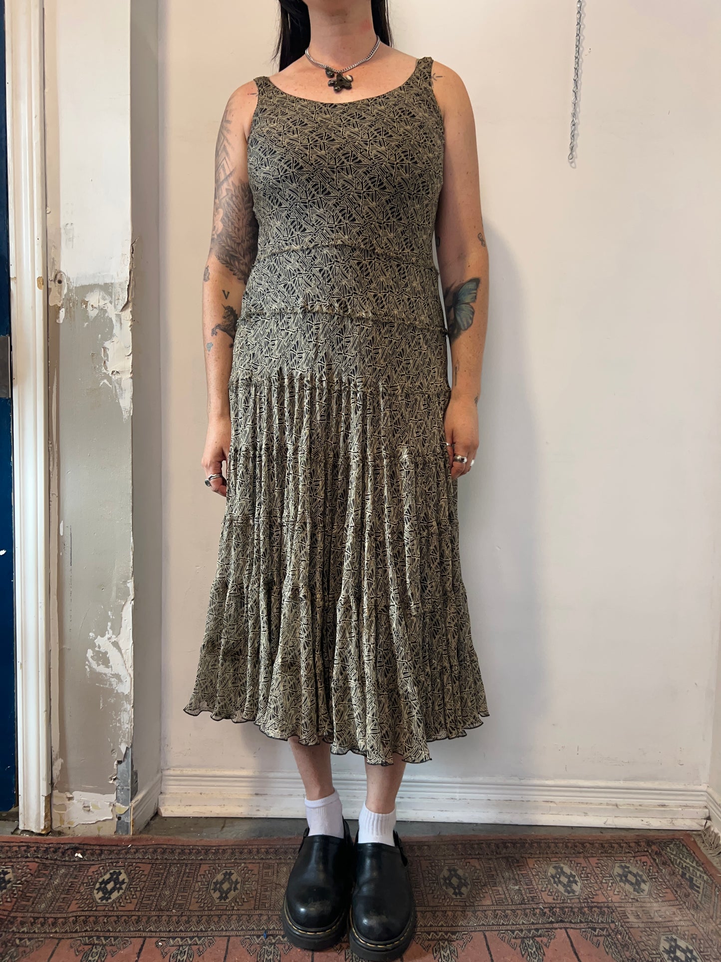 90’s Vintage Silk Beige & Black Print Tiered Maxi Dress / Size 6–8