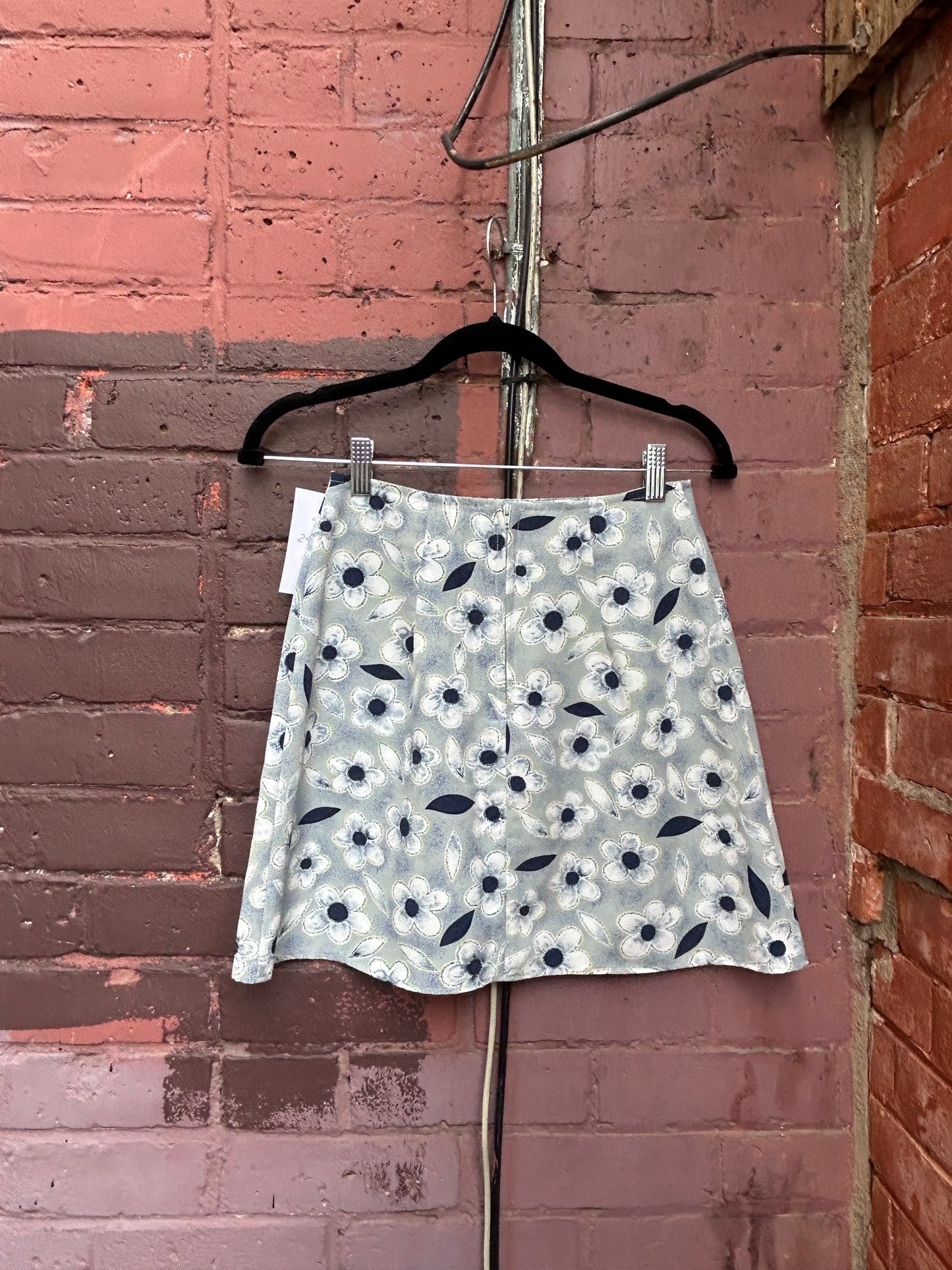 90’s Vintage Blue Flower Mini Skirt / 24 Waist