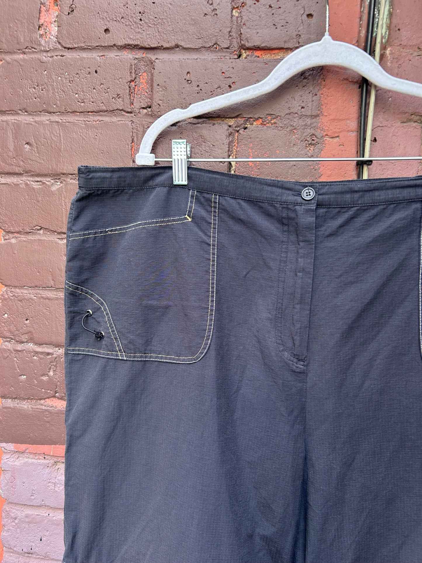 90's Vintage Navy Nylon 3 in 1 Convertible Cargo Pants / 42 Waist